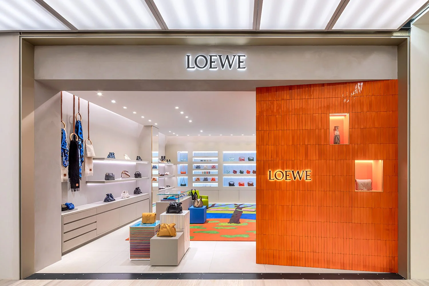   Loewe &nbsp; | &nbsp;KaDeWe &nbsp;| &nbsp;Berlin 