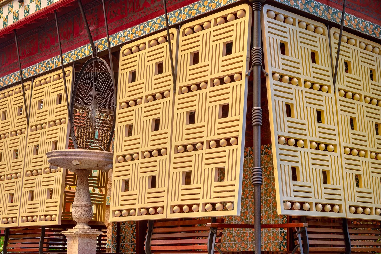 Photographing heritage. The Vicens House