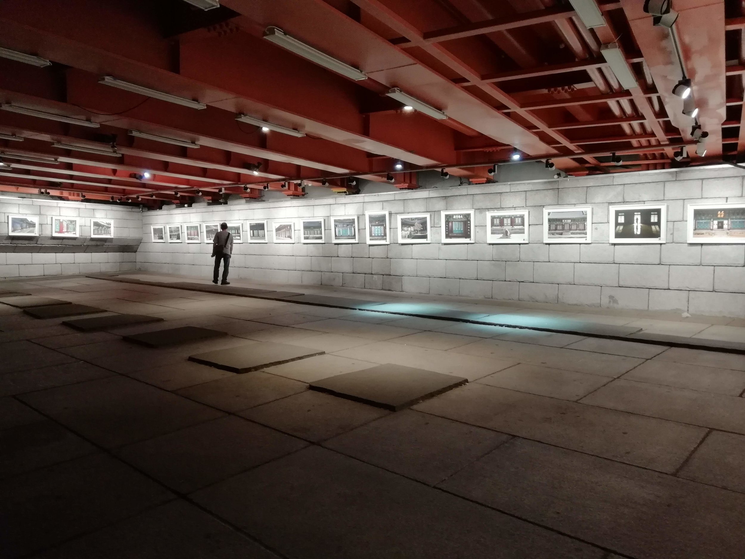 Art gallery on the canal