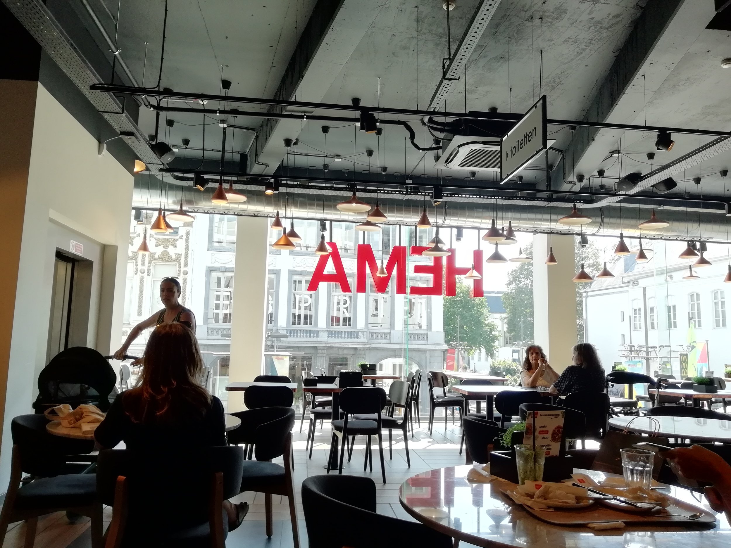 Hema cafe