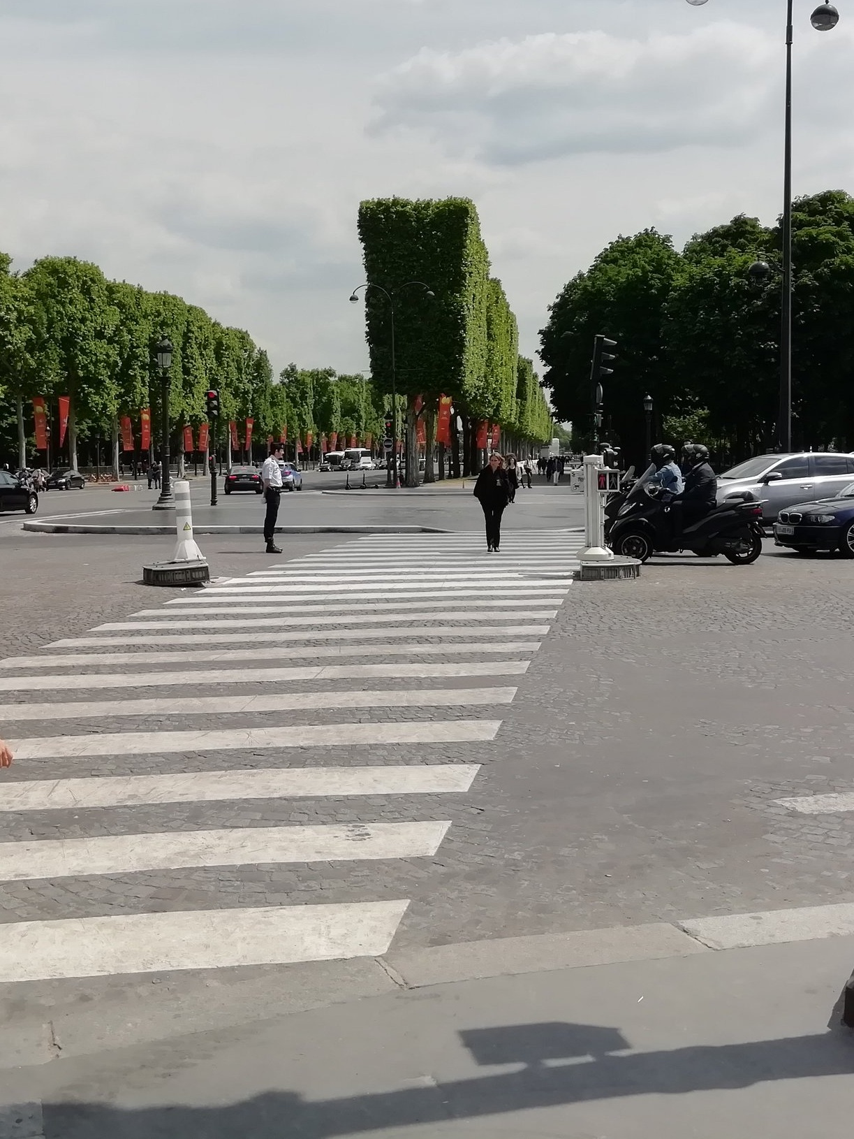 Champs-Elysees