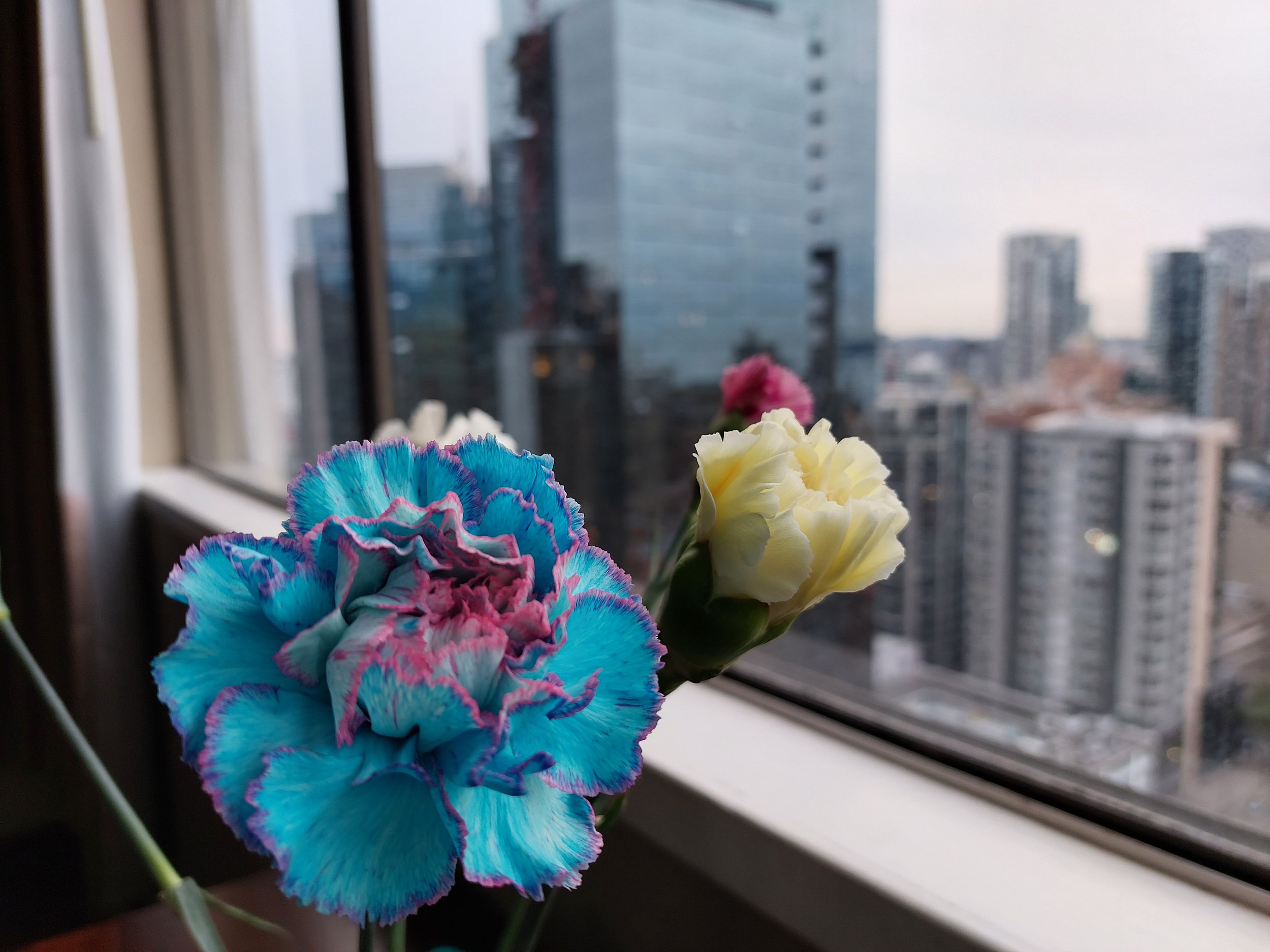 The tradition of flowers in the hotel room
