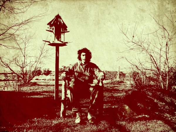 JULY 2017 - Some seriously great early Neil Young/Syd Barrett sounds have just been put down in the studio by Canberra singer-songwriter Bradley Pollack for his forthcoming EP release "Grapes & Sugar"