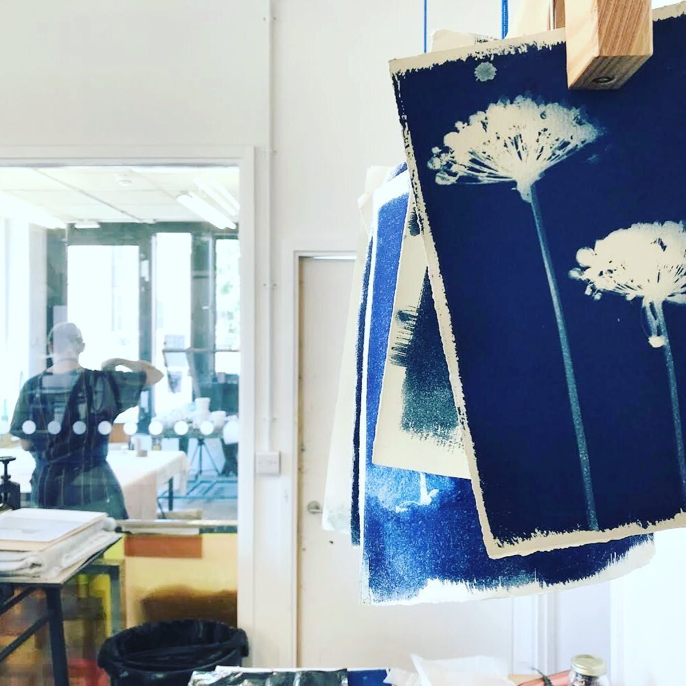 Making the most of the summer&hellip;.. @hahahelen #cyanotype #workshop 
☀️☀️☀️☀️☀️☀️☀️☀️☀️☀️☀️☀️
 *** NEW DATES - coming soon ***
☀️☀️☀️☀️☀️☀️☀️☀️☀️☀️☀️☀️