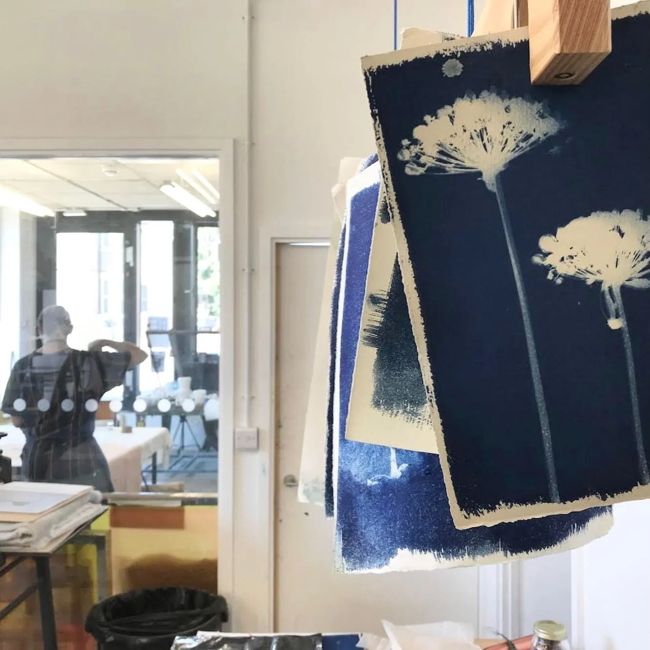 ☀️☀️☀️PERFECT ☀️☀️☀️weather for a Cyanotype workshop!

Next date 7th June 10-4pm in our Vauxhall studio.
@jen_moore_print