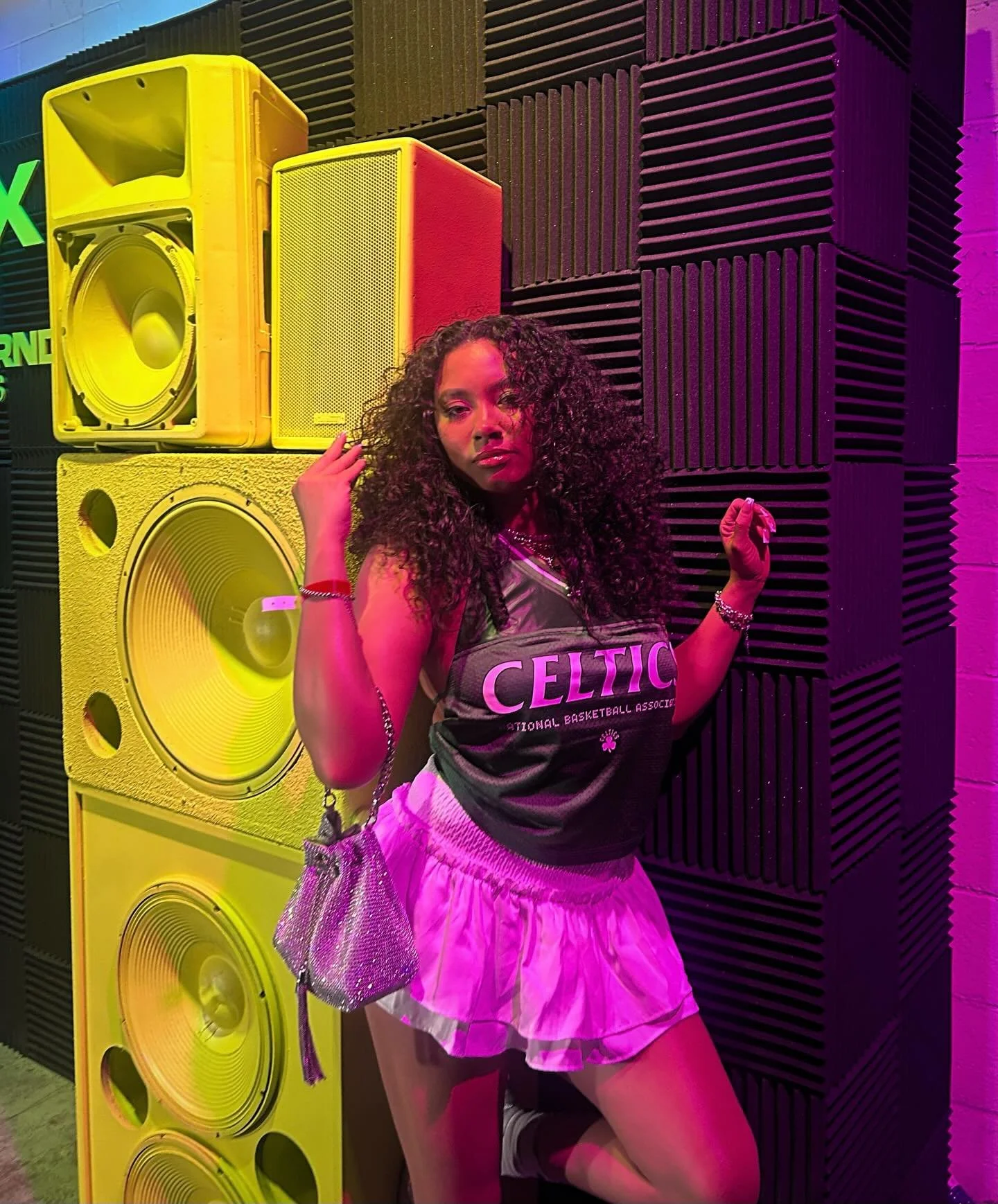 shot calla u can tell by ha aura 💚