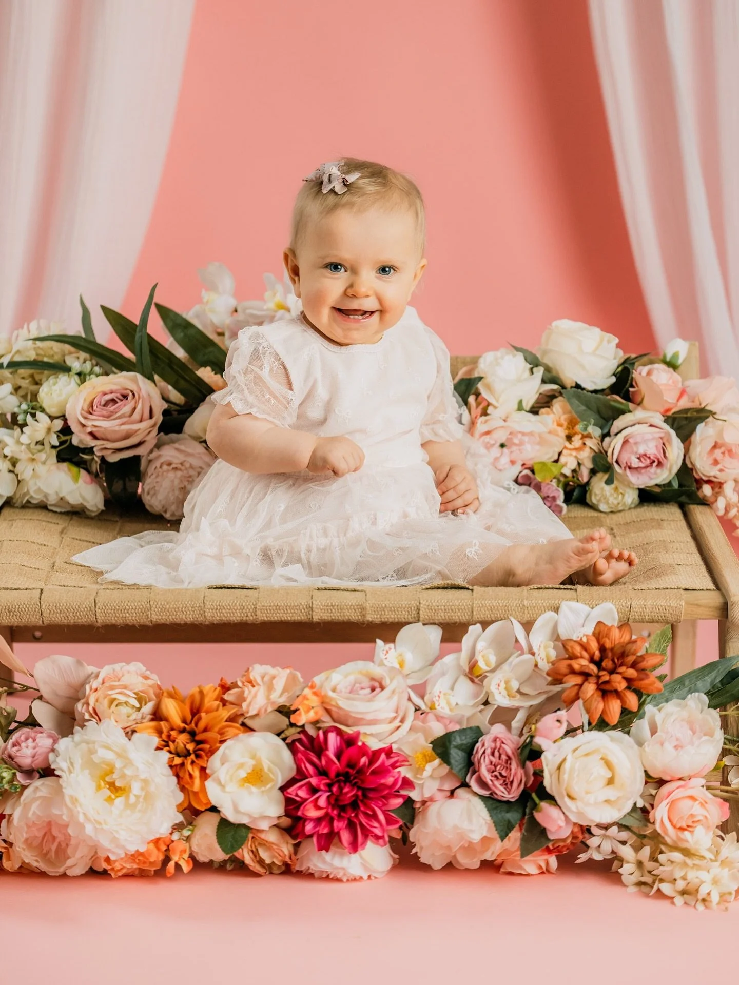 Oikein ihanaa yst&auml;v&auml;np&auml;iv&auml;&auml; kaikille! 🌸💕✨

#lapsikuvaus #yksivuotiskuvaus #muotokuvaus #valokuvaajasein&auml;joki #sein&auml;joki