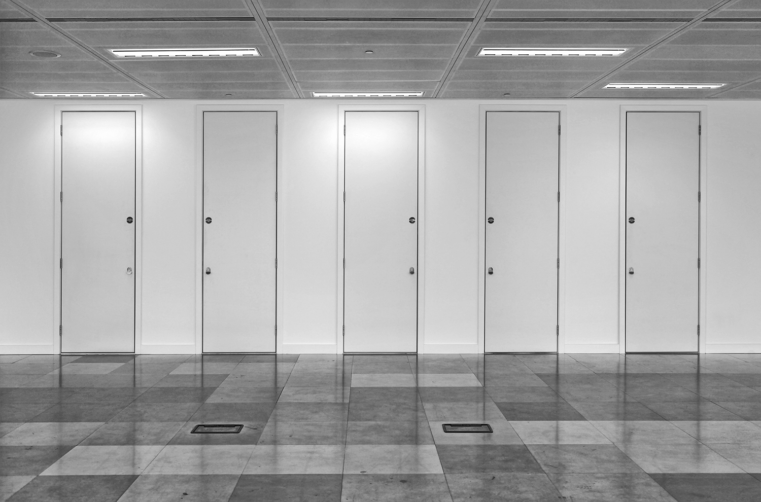 iFinal Office bw1(web).jpg