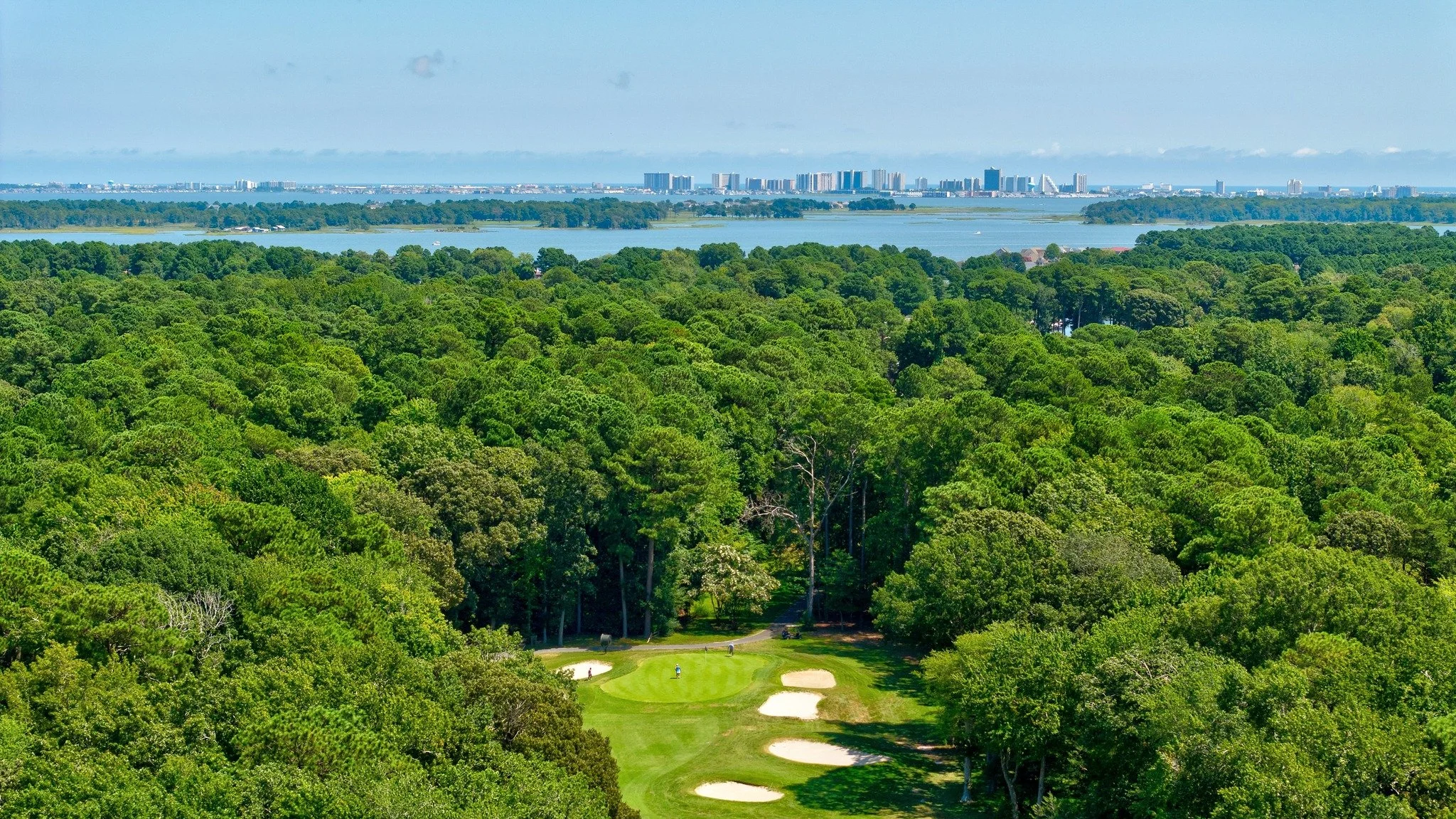 β³οΈ Celebrating National Golf Day with a View Like No Other! πποΈ‍βοΈ
From lush fairways to breathtaking ocean views, this Ocean City, MD course is a reminder of just how beautiful coastal living can be.
At Atlantic Exposure, we specialize in capt