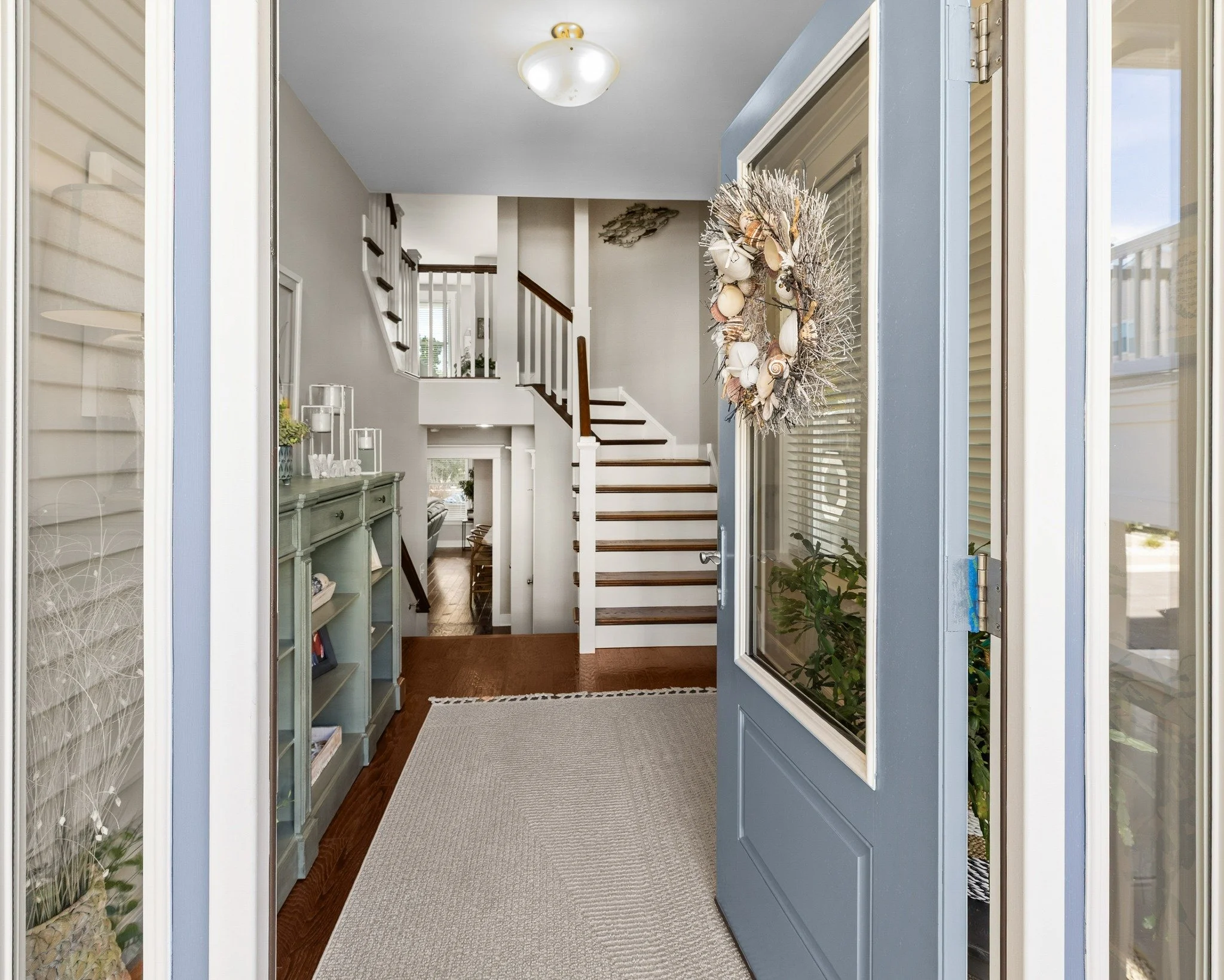 That moment when the door swings open and you know it&rsquo;s the one. This home has that magic. Excited to team up with @jackie.martini.de  to share a space that&rsquo;s calm, welcoming, and so well cared for. More photos and info through Jackie &md