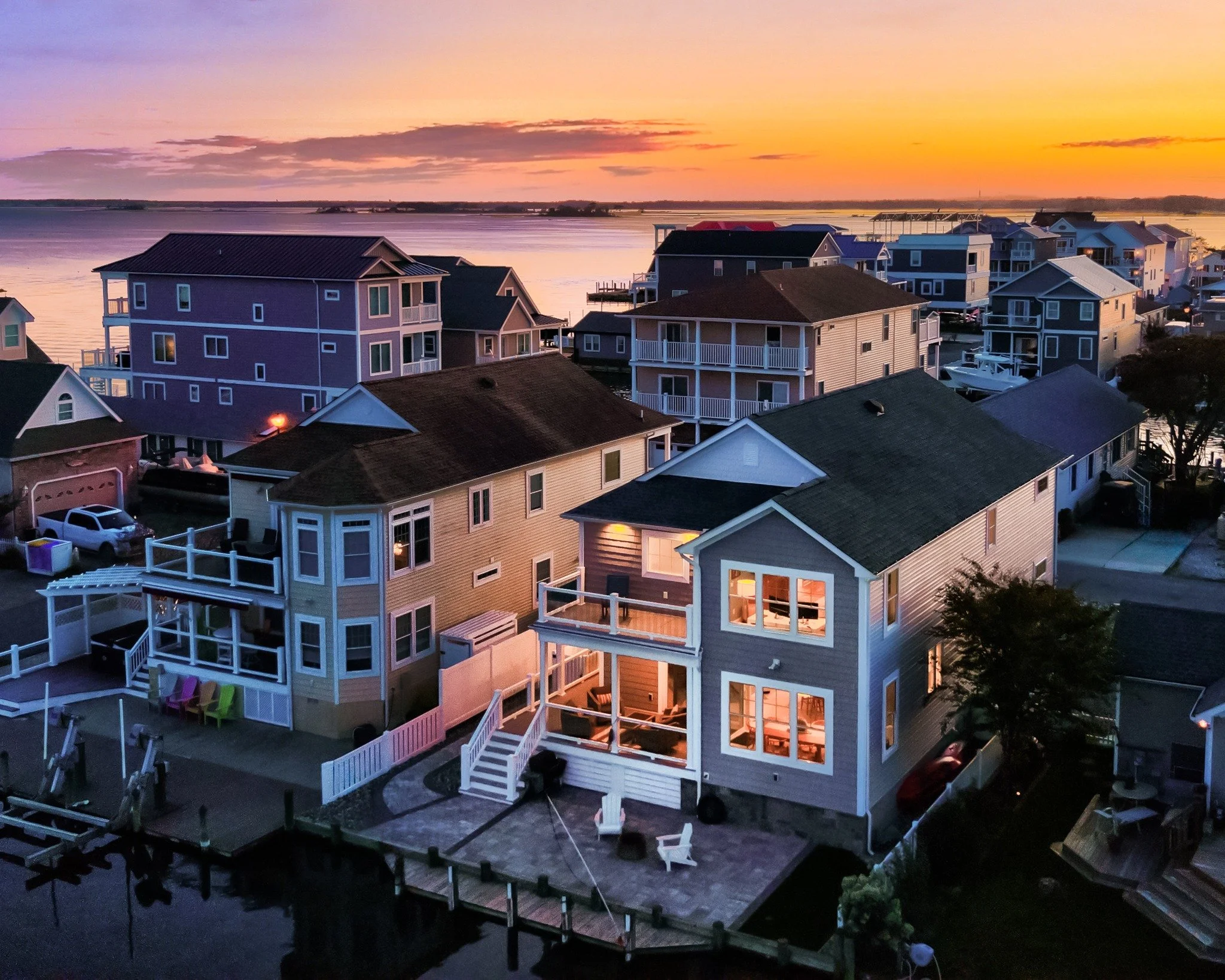 Wrapped the shoot just as the sun disappeared behind the water &mdash; the world went still for a second. Those are the moments that make Delmarva the best place to live. ✨
 #CoastalLiving #RealEstatePhotography #Trusted #AtlanticExposure #TwilightVi