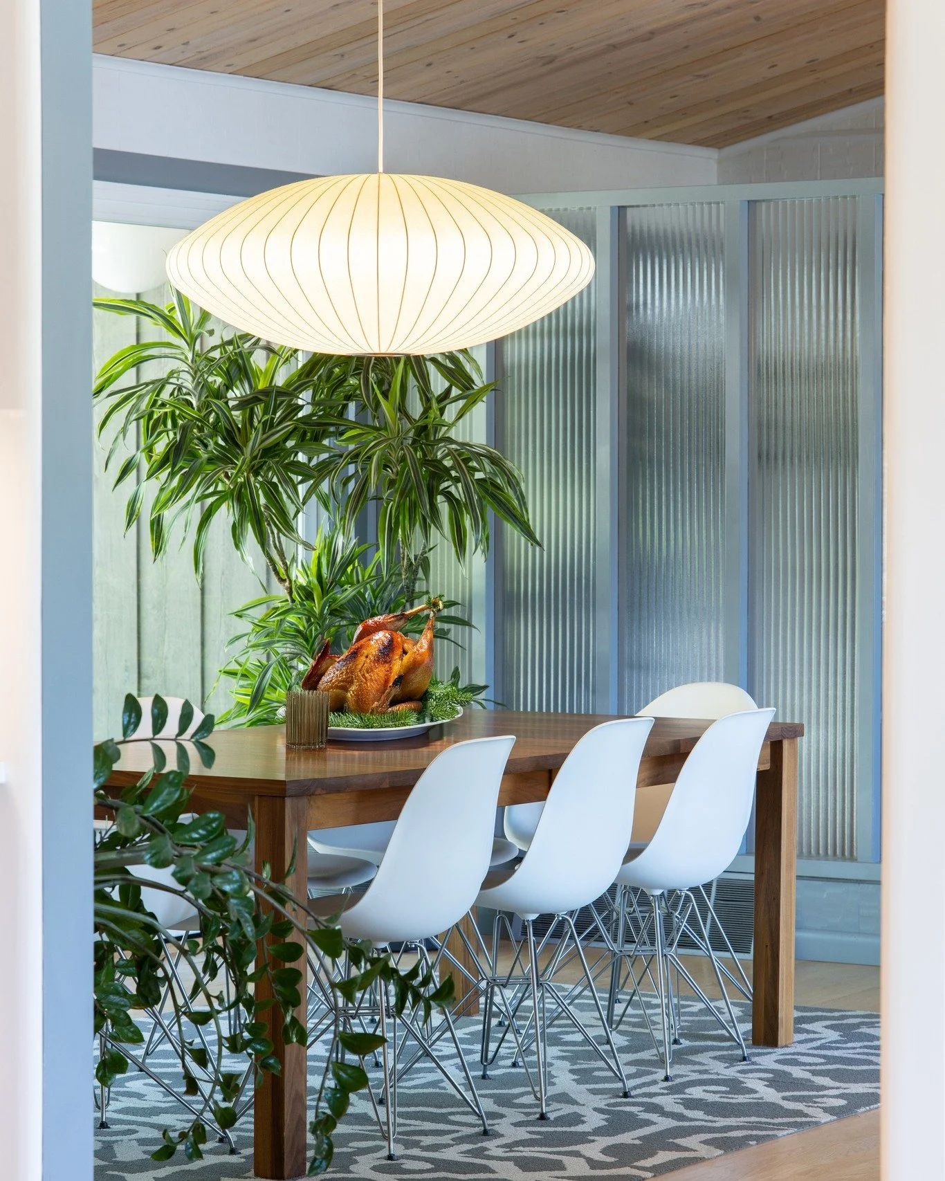 You can almost hear the clinking of glasses and the low hum of conversation &mdash; the kind of gathering that makes a house feel alive. Wishing you a warm and beautiful Thanksgiving. 🍂
 #Trusted #RealEstatePhotography #AtlanticExposure #interiors #