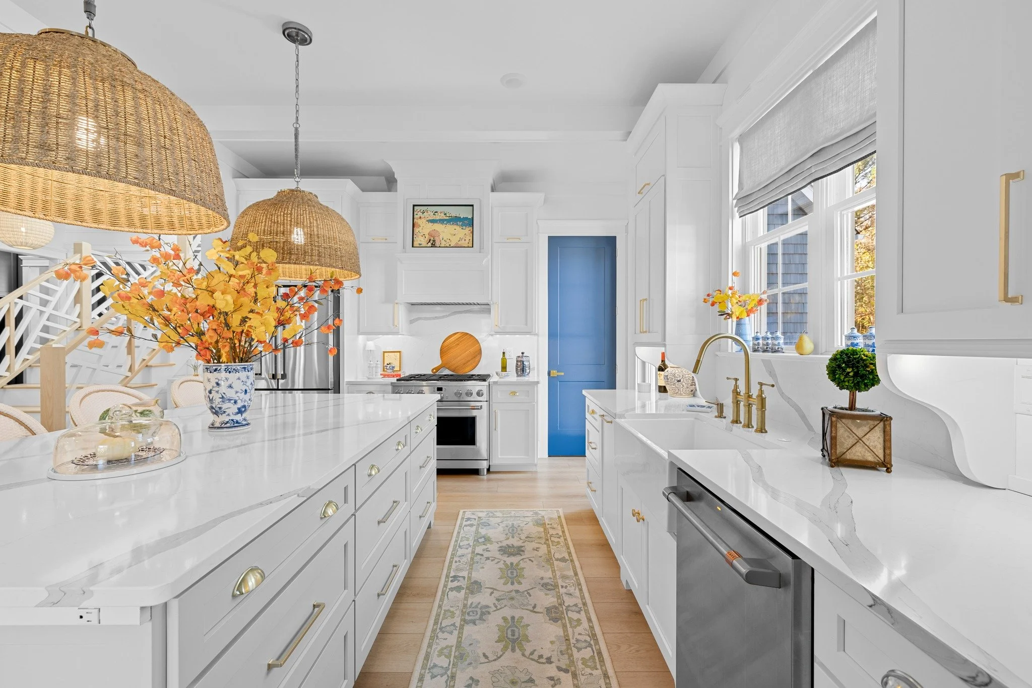 A bright coastal kitchen that checks all the boxes &mdash; natural light, beautiful finishes, and a layout that makes the space feel open and inviting.
 #Trusted #detailsmatter #RealEstatePhotography #AtlanticExposure #LuxuryListing #interiorsdesign 