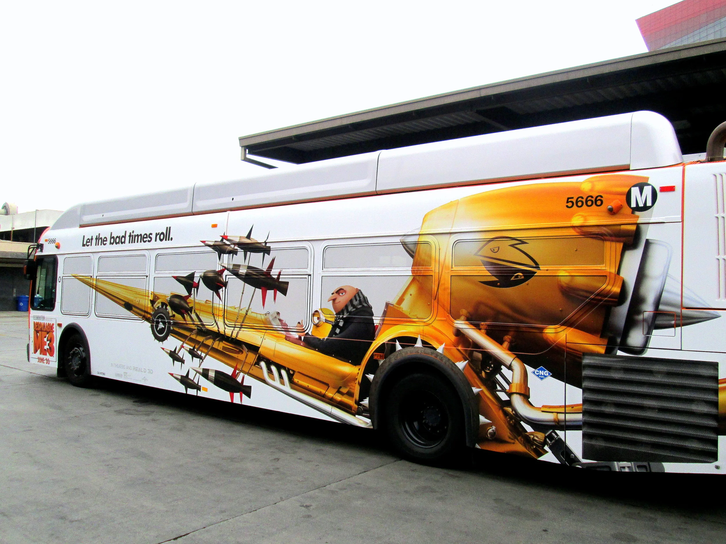 LA Bus - Despicable Me May 2017.jpg