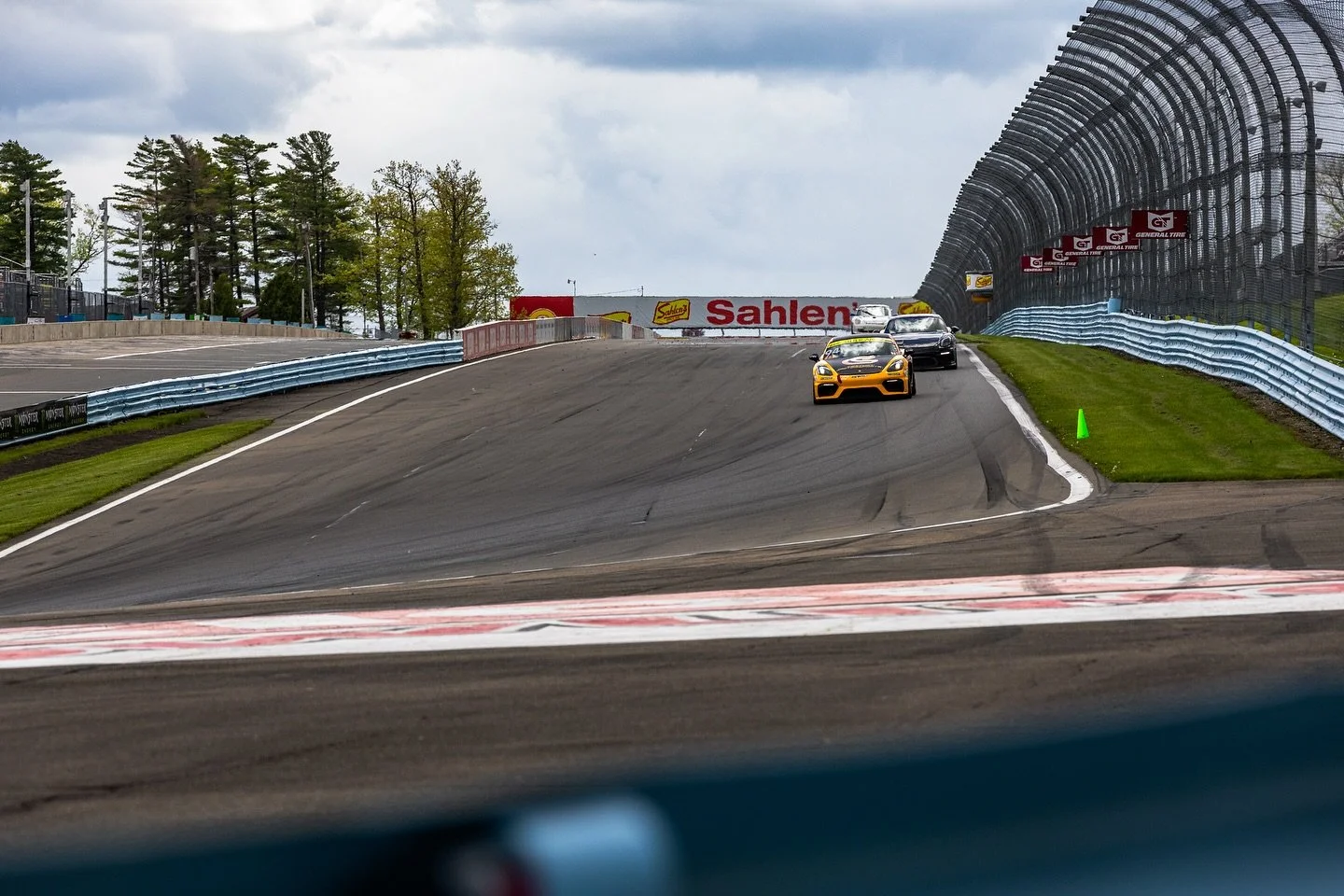 Hold the dots at the bottom &amp; swipe to send it turn 1 at the Glen!

🔗 For more info on upcoming track events, track rentals, and more, visit our website or give us a call!

@wgi1948 #trackday #trackcar #tracksupport #porsche #porschemotorsport #