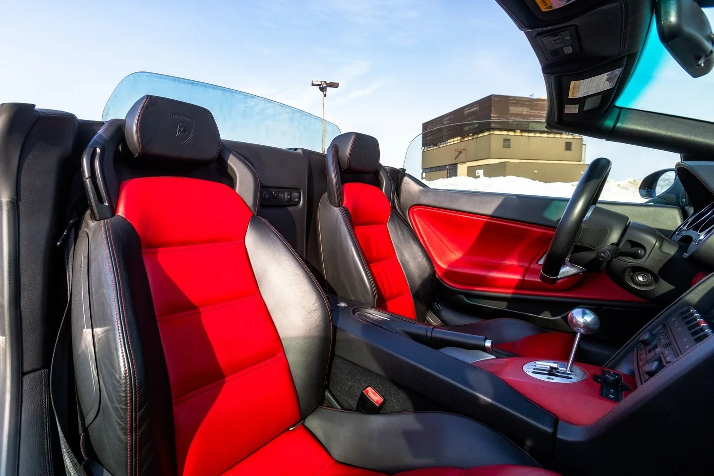 Blessed with a taste of spyder worthy weather this weekend🤩🌤️

🌐For more info on the latest in stock, visit our website or give us a call! @littlespeedshopautosales

#lamborghini #gallardo #autosales #rochesterny #eatsleepracerepeat