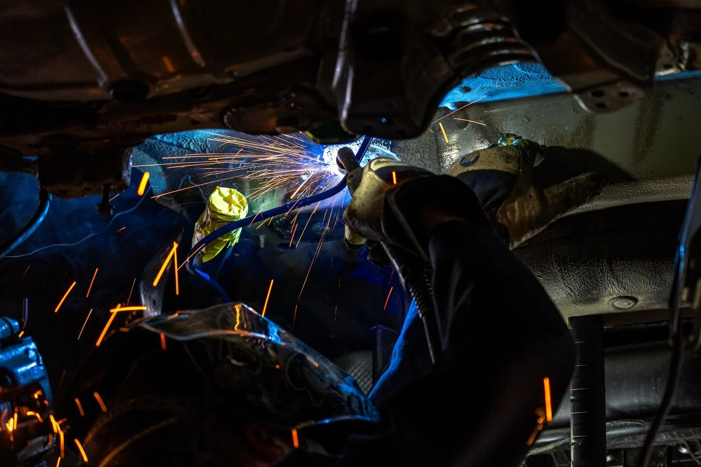 Sparking a bit of magic into your weekend feed✨🎇

#eatsleepracerepeat #smilesformiles #rochester #rochesterny #autoshop