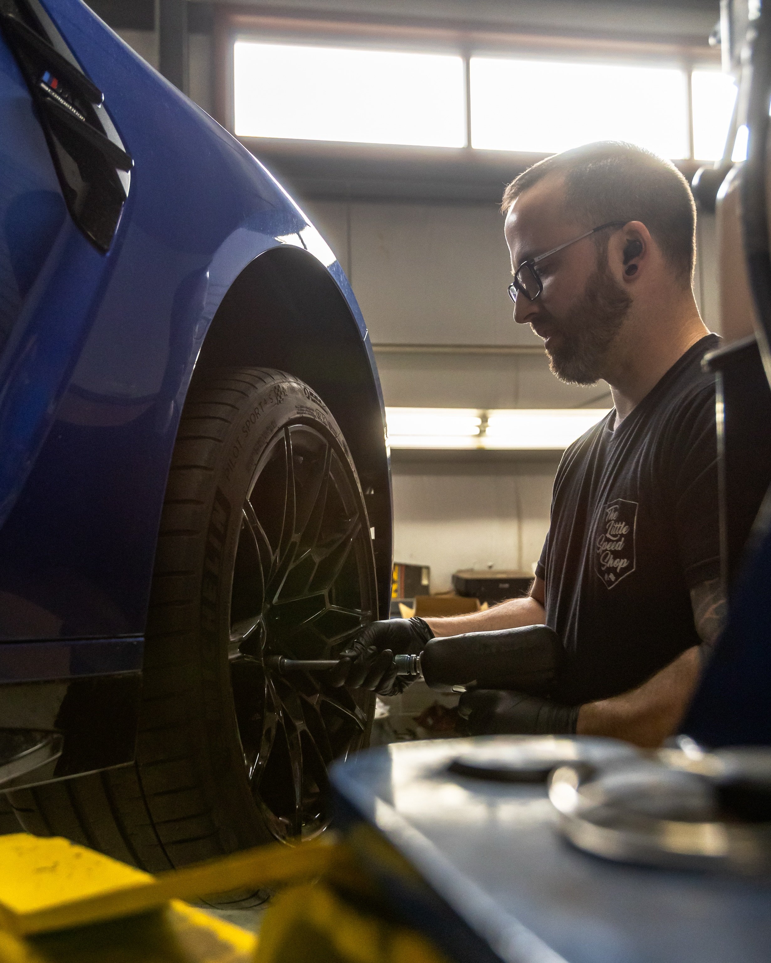 Thinking it&rsquo;s about time to kick off those winter boots and slide into something more comfortable🤔🛞☀️

🌐For more info on tire changes, maintenance, and more, visit our website or give us a call!

#autoshop #rochesterny #eatsleepracerepeat #s