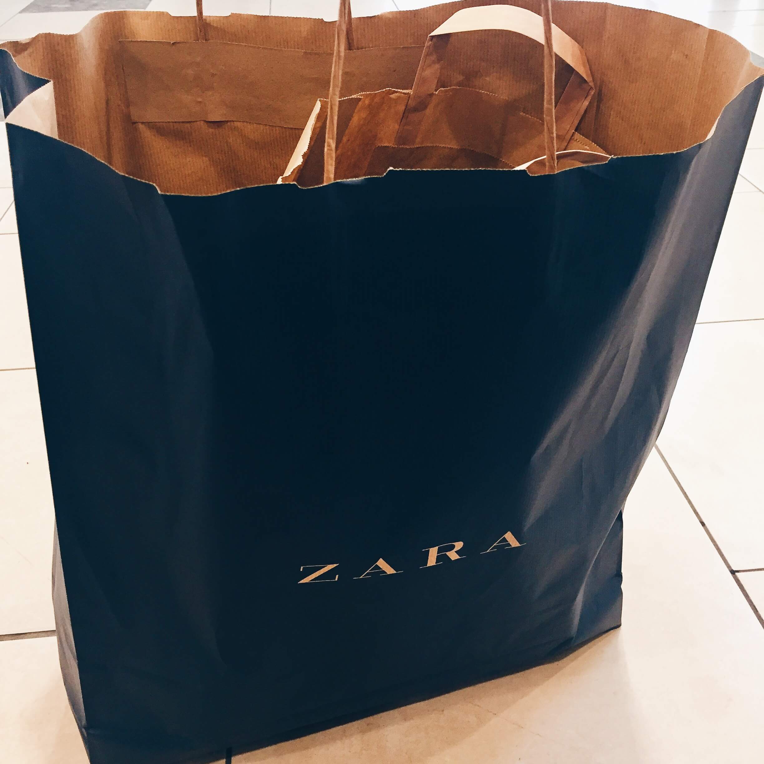 I had a couple of days off of work last week, and decided to spend the time wisely by going shopping with my sister!
