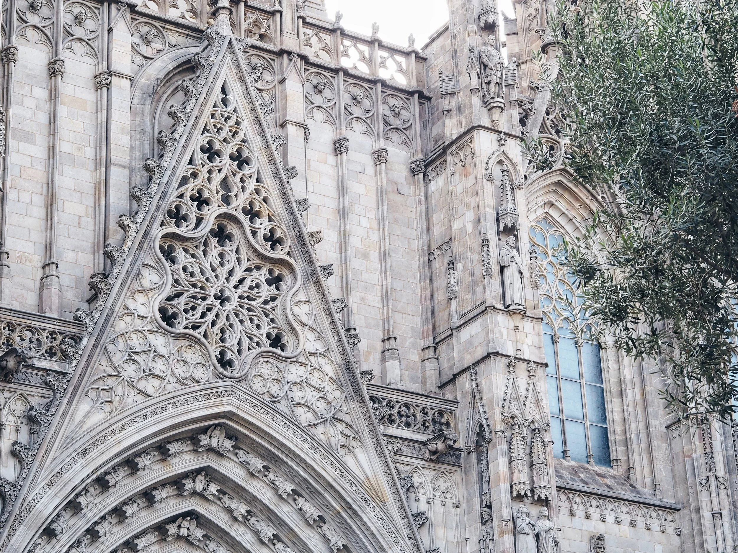 spain-barcelona-cathedral-4.jpg