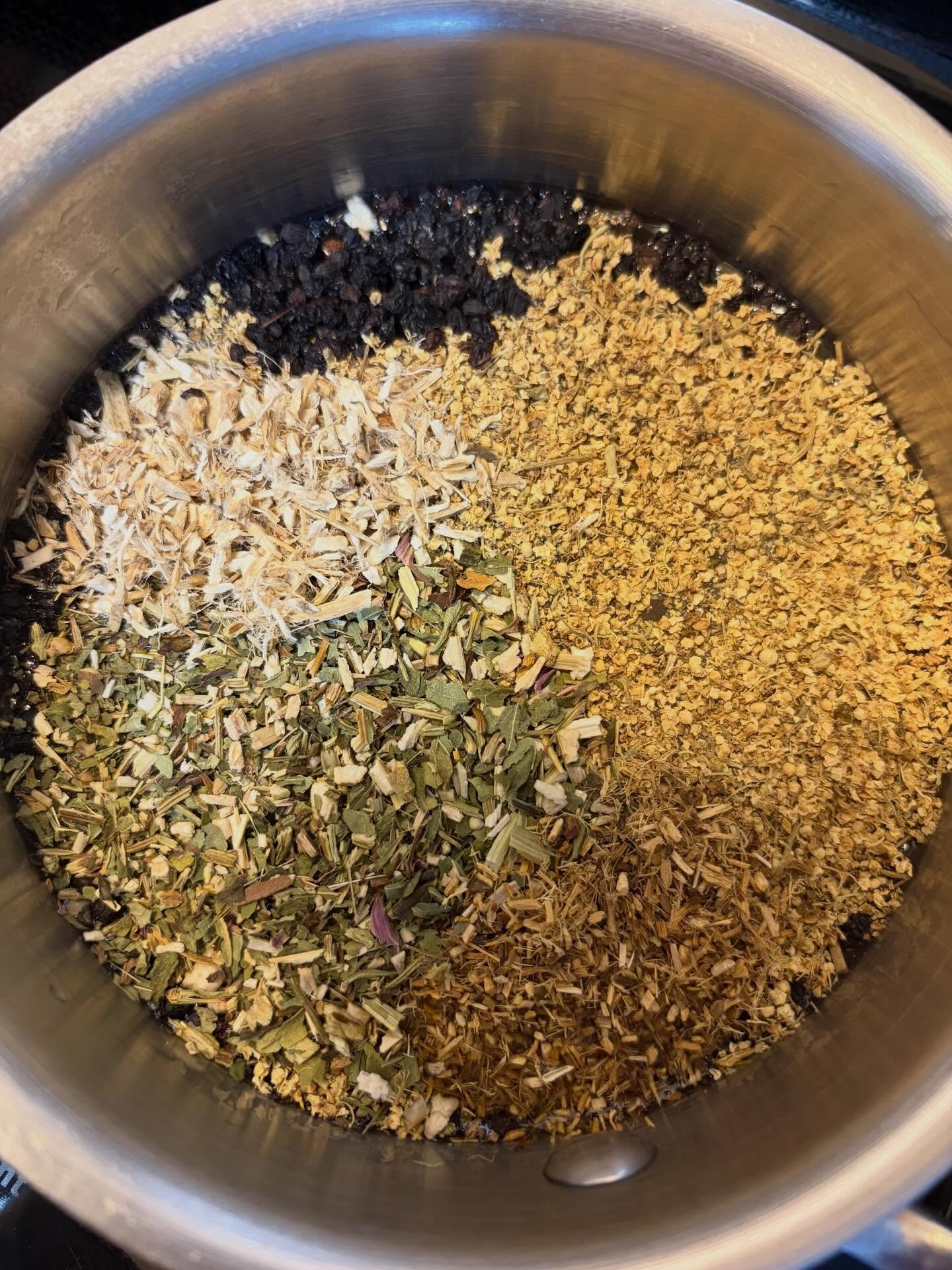 My favourites all in one pot - prevention is just as important as treatment 🌿 🌱🌲🌸🪻