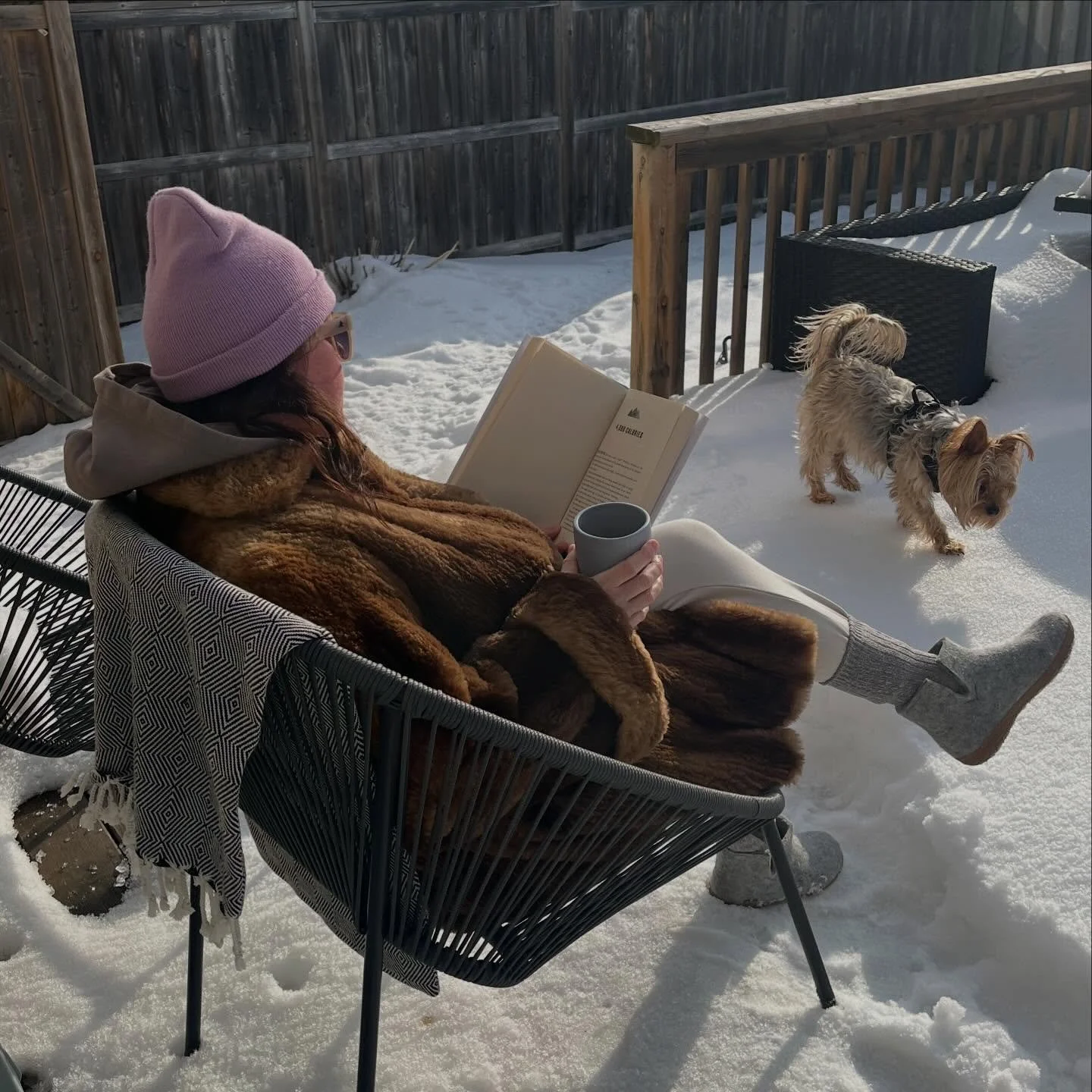 Outdoor living all year round&hellip; thanks to my fur and @glerupsca wool booties which are the best! 

Currently reading: The Comfort Crisis by Michael Easter