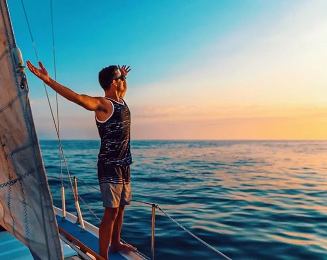 Even Snowmen need sun sometimes ☀️ ⛵️ &mdash;
📸 @maxlg23