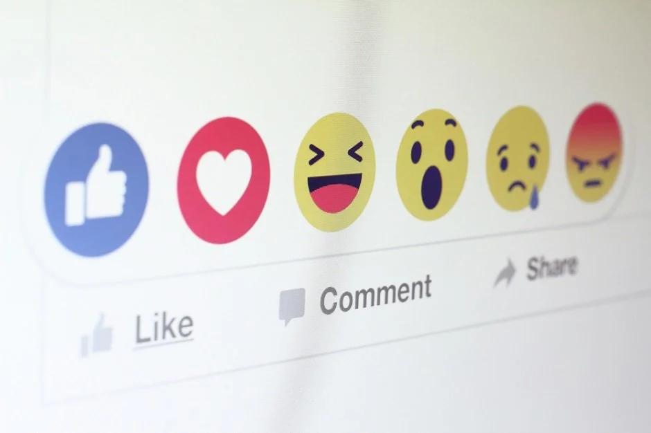 shutterstock_Facebook+options.jpg