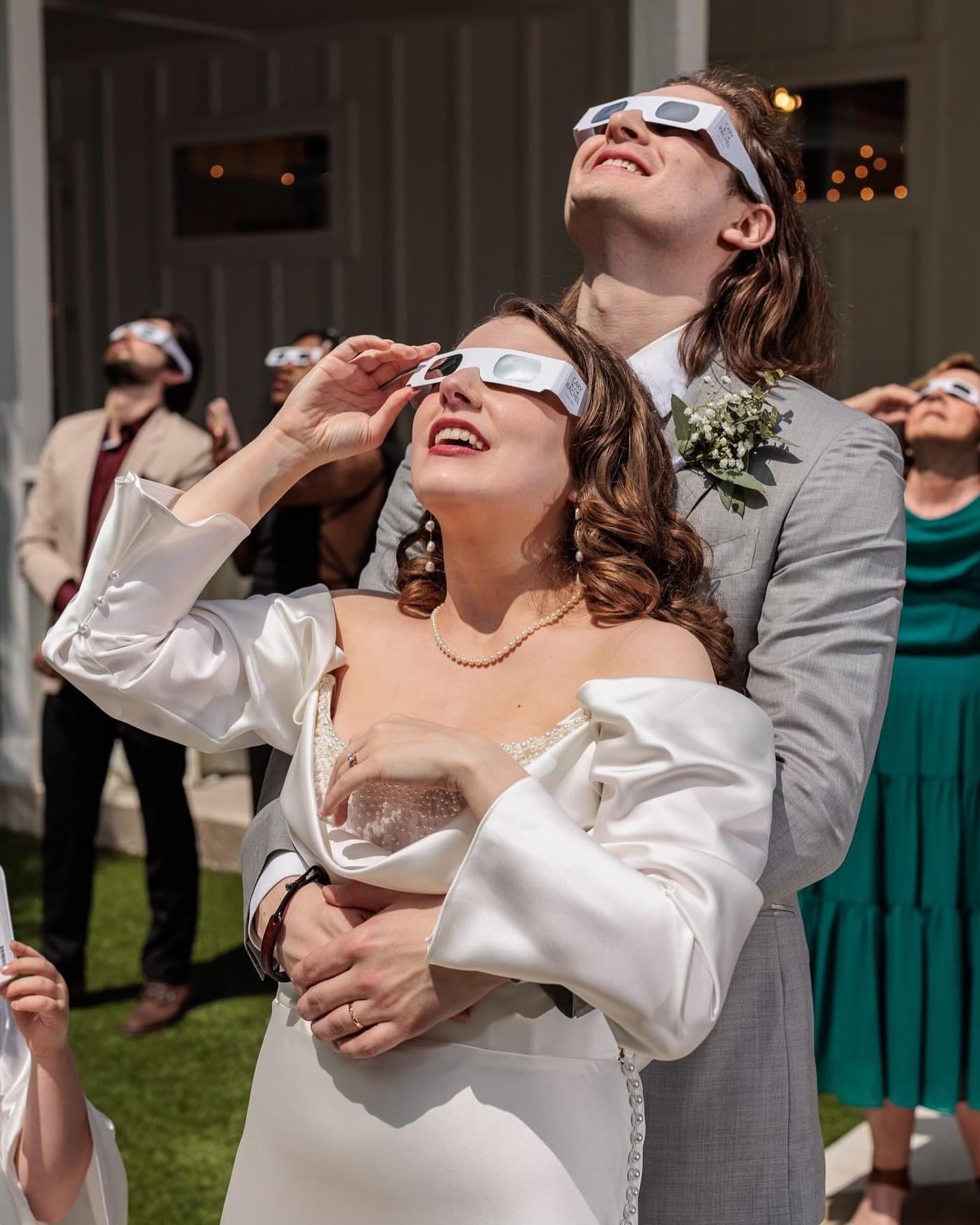 Total Eclipse at The RoseMary 🌒✨

Photography @davidcheneyphotography 
Planning @petals__and__pearls 

#totaleclipse #eclipsewedding #mckinneyweddings #texaswedding #texasweddingvenue #texasweddings #theknottx #bridesofnorthtexas #weddingvenue