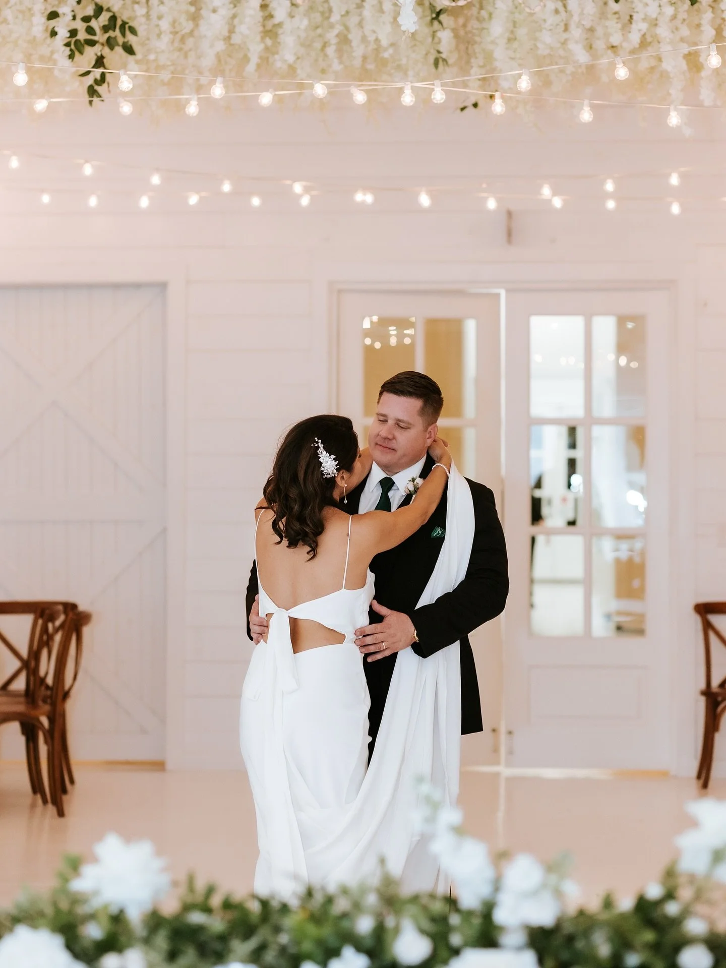 You will forever be my always 🤍

Photography @ivoryoaksphoto
Venue @therosemarybarn
Planner @emeraldandivyweddings
Florals @hautepoppiesfloral
HAMU @roseandsagehairandmakeup
Videography @boomboomlovefilms
Catering La Colina
Bartending @servicegemeve