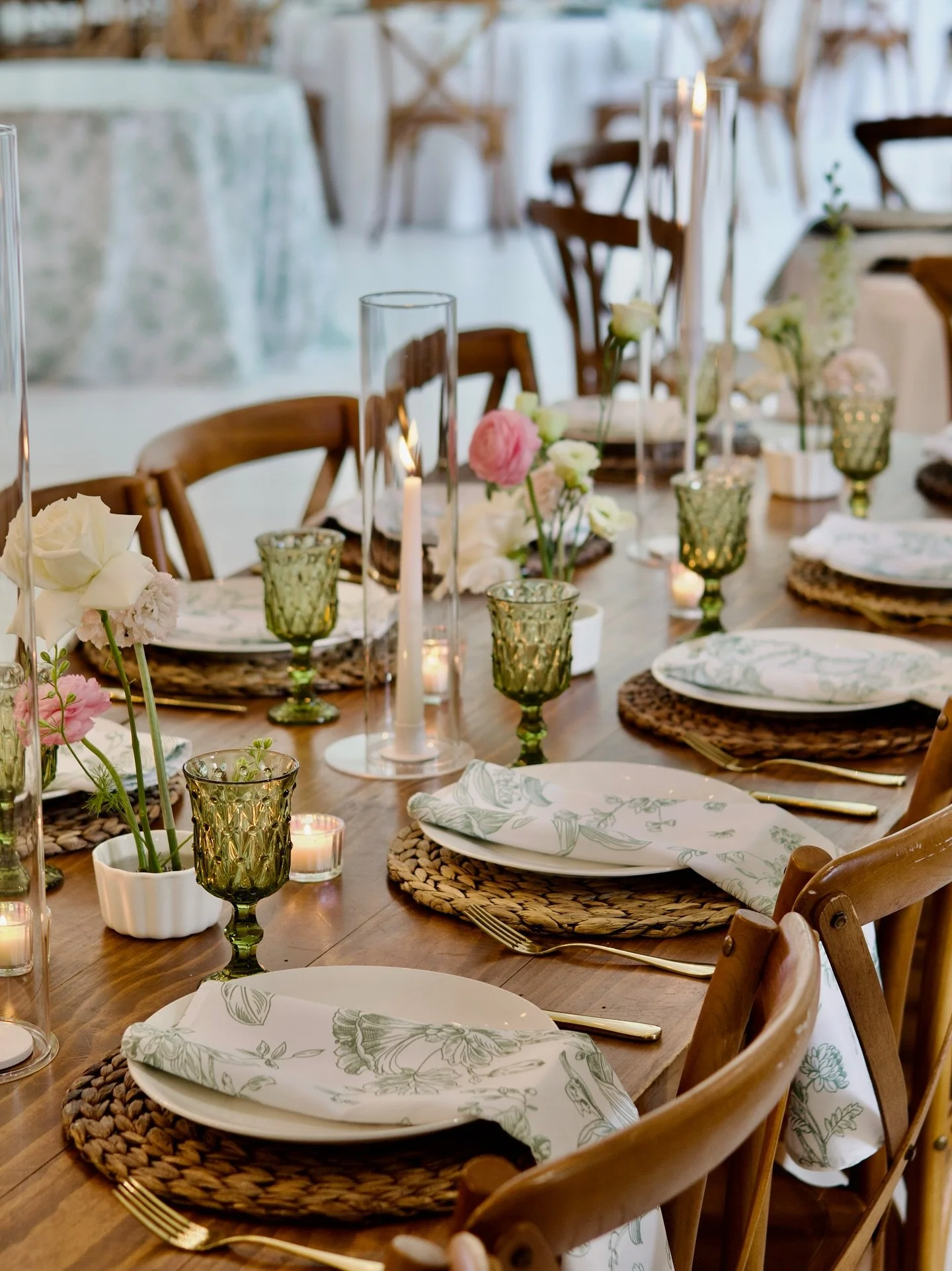 A huge thanks to all of our incredible vendors who made our open house so wonderful, and thank you to all of the incredible couples and families who came out to meet us! We loved getting to hear about all of your wedding visions and can&rsquo;t wait 