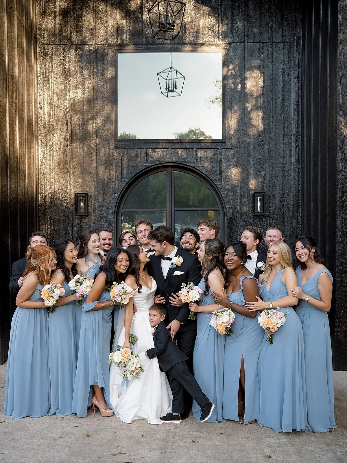 What a gorgeous color pallet for this beautiful wedding day 🤍

Photography @jensymesphoto 
Planner @emeraldandivyweddings 
Florist @prettylittleeverythings 
HAMU @plushdfw 
Videography @austindanielfilms 
Catering @fivestareventservices 
Bartender @