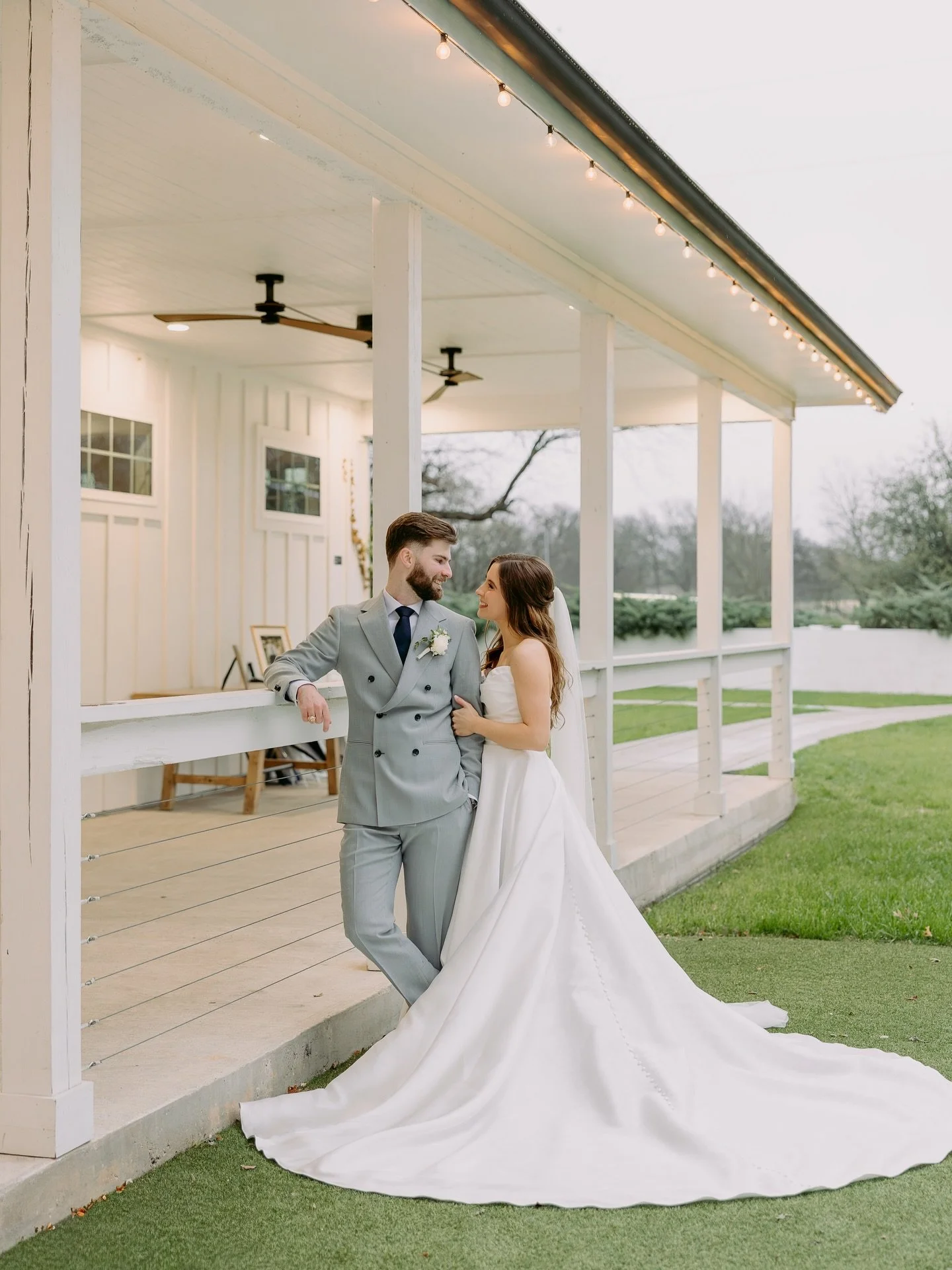 They say rain on your wedding day is a good sign, because a knot that&rsquo;s been soaked is much harder to untie, symbolizing a marriage that&rsquo;s built to last 🤍

Photography: @reagananne.photo 
Planning: @weddings_by_wendy1
Photographer: @reag