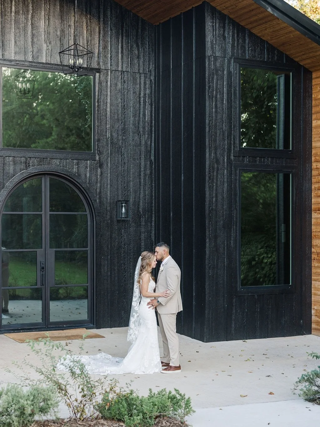 If you&rsquo;re picturing a wedding like this&hellip; we&rsquo;d love to show you around. 🤍
 
Photography @gingersnapstudios
Planner @emeraldandivyweddings
Florist @hautepoppiesfloral
Makeup @roseandsagehairandmakeup 
Catering @fivestareventservices