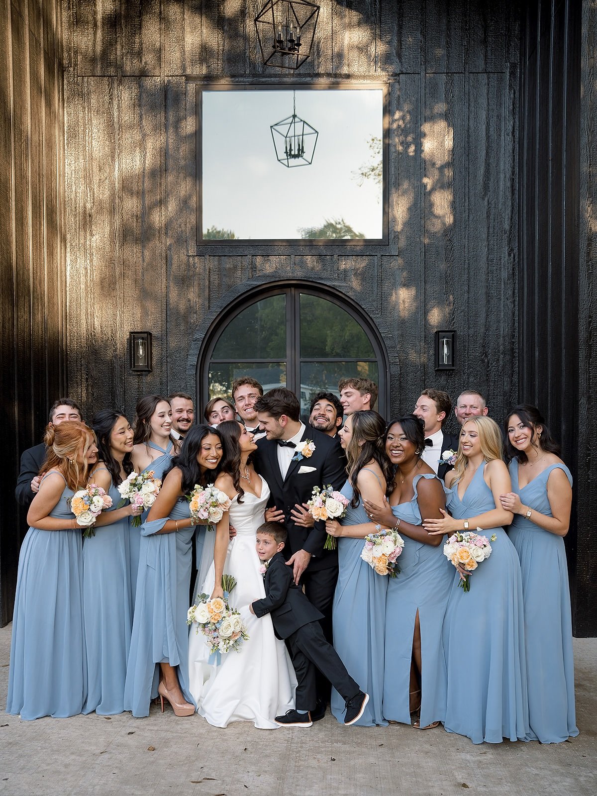 What a gorgeous color pallet for this beautiful wedding day 🤍

Photography @jensymesphoto 
Planner @emeraldandivyweddings 
Florist @prettylittleeverythings 
HAMU @plushdfw 
Videography @austindanielfilms 
Catering @fivestareventservices 
Bartender @