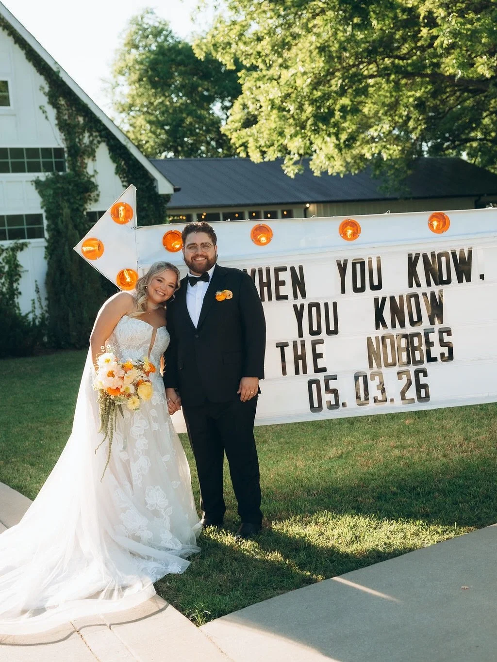 Details that your guests will never forget 🤍

Photography @maclinphotoandfilm 
Planner @emeraldandivyweddings 
Florist @evergreenfloralstudio 
Hair @tousledstudio 
Makeup @facebyaubrie 
Content creator @socialsbygabbie 
Catering @chuyscateringdfw 
R