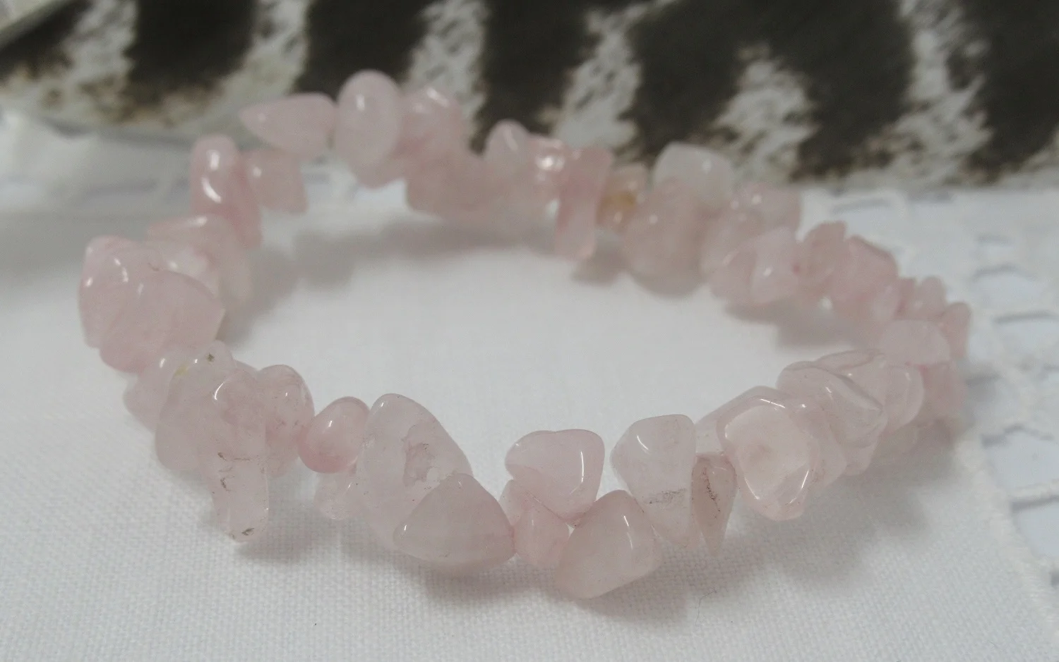 rose-quartz-gemchip-bracelet.JPG