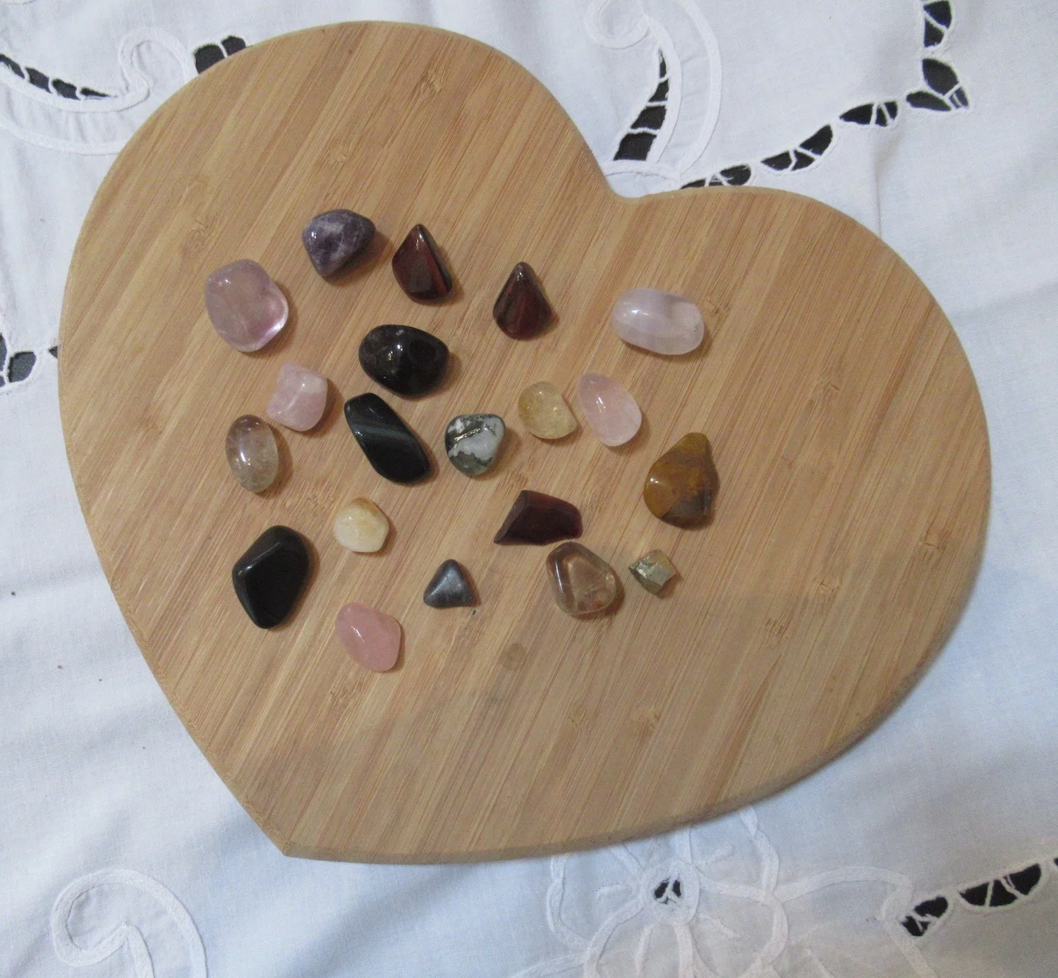 Sue Webshop_Pictures_Tumblestones 100g 50g Mix3.JPG