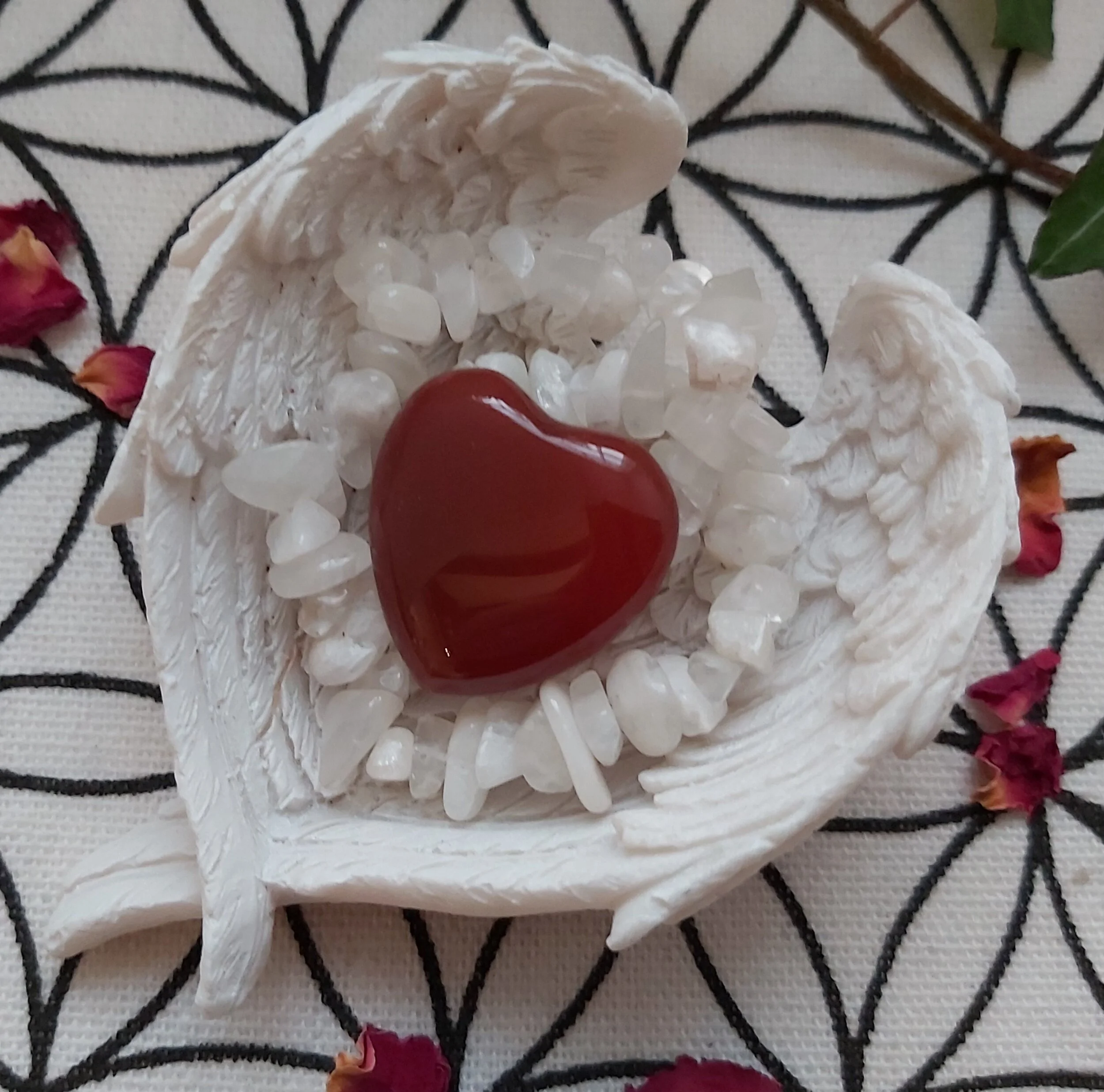 Gift Set - Moonstone bracelet and Carnelian crystal heart in pretty Angel Wing bowl