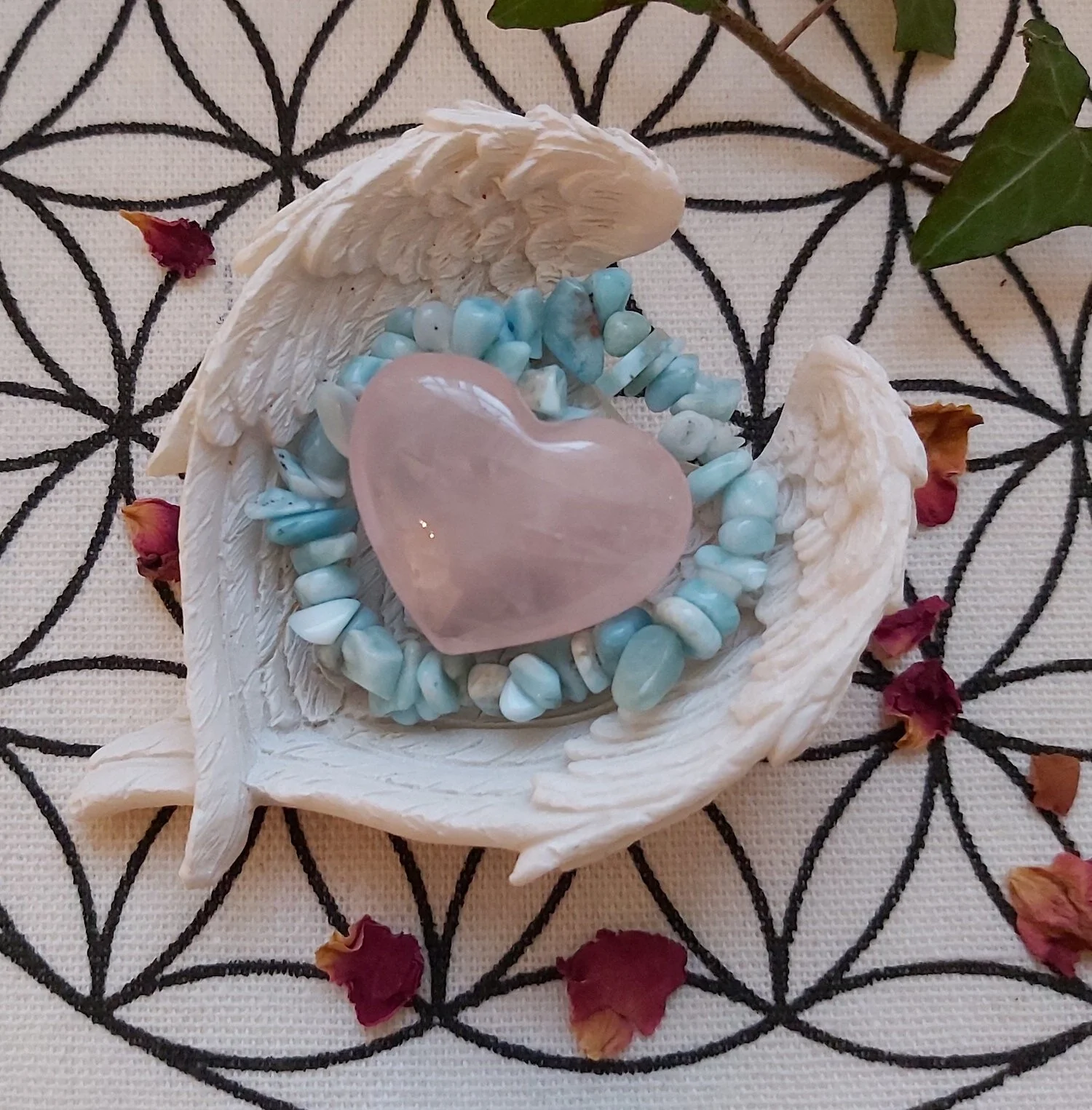 Gift set - Larimar gemchip bracelet and Rose Quartz crystal heart in angel wing bowl