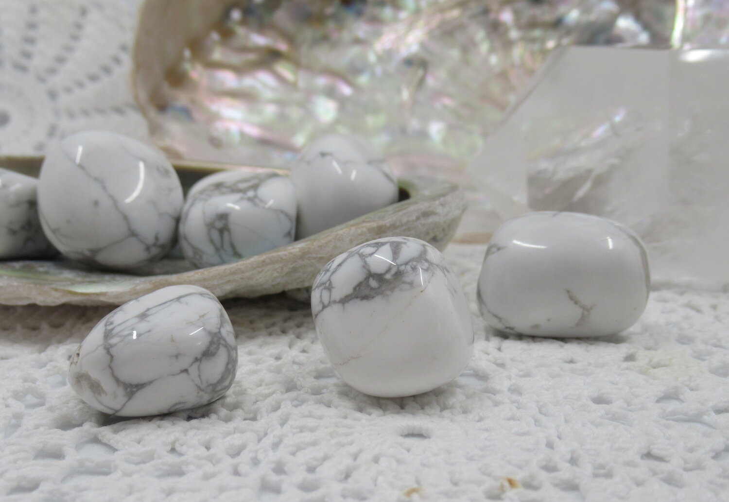 Tumblestones-Howlite2.JPG