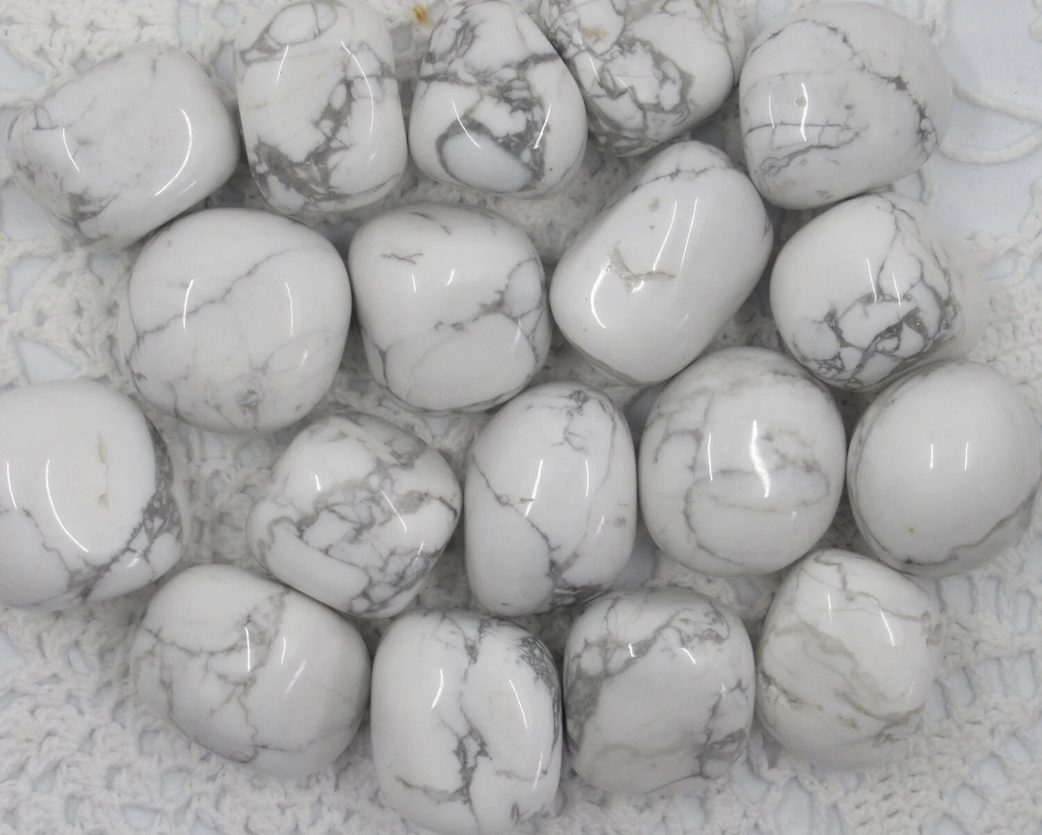 Tumblestones-Howlite1.JPG