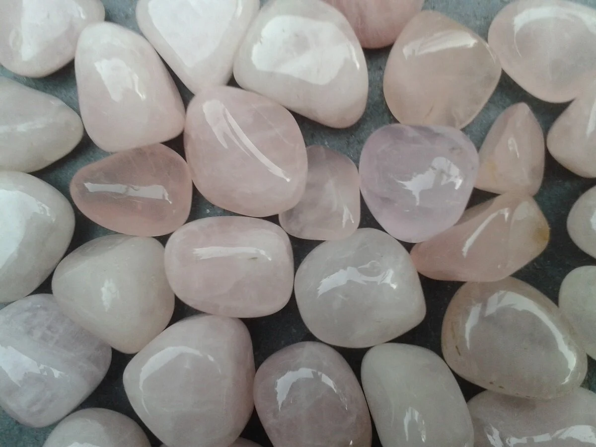 rose-quartz-tumblestones-medium.jpg