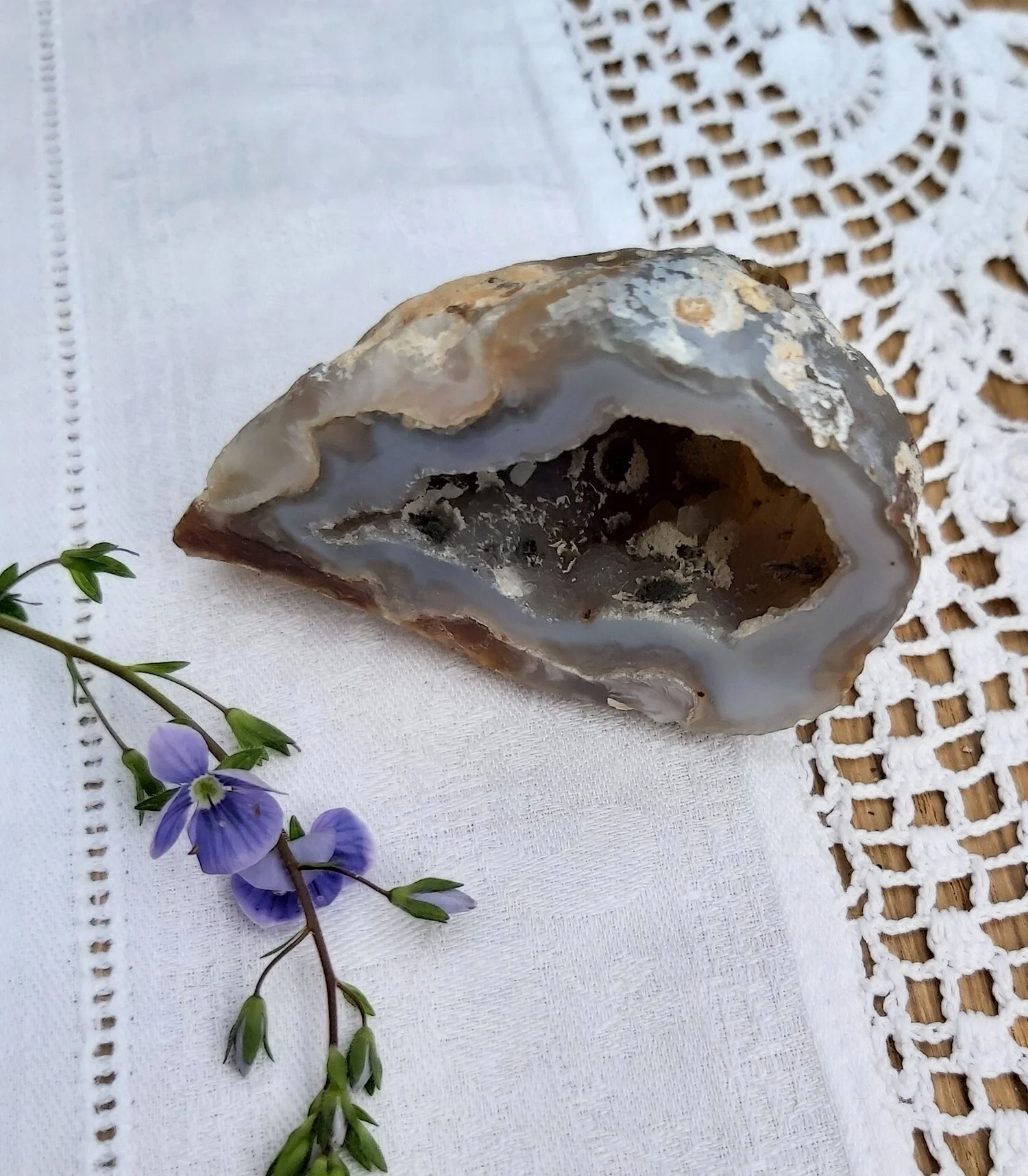Webshop_Rough_Agate_Geode_21.jpg