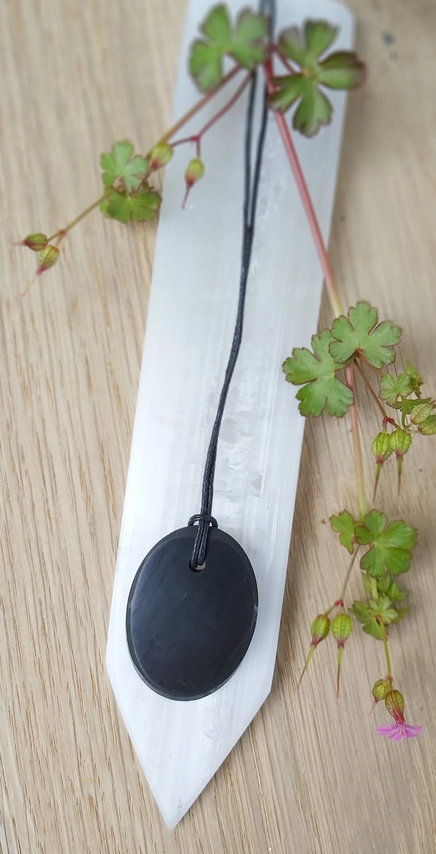 Webshop_Pendant_Shungite Oval2.jpg