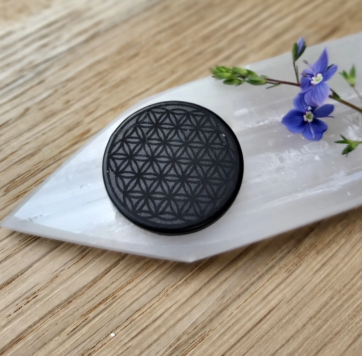 Webshop_Phone Protector_Shungite Flower of Life2.jpg