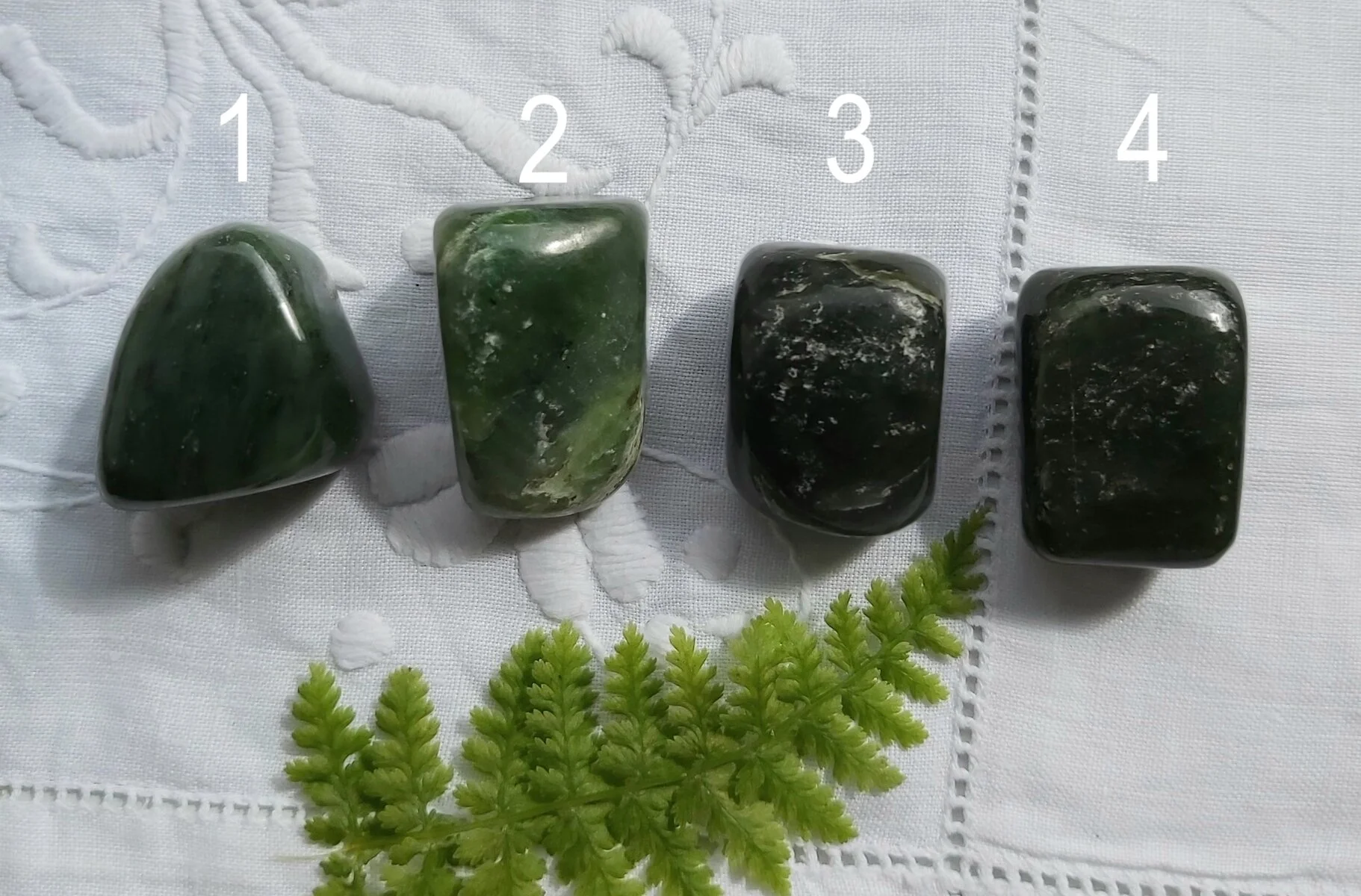Webshop_Tumblestones_Nephrite Jade copy.jpg