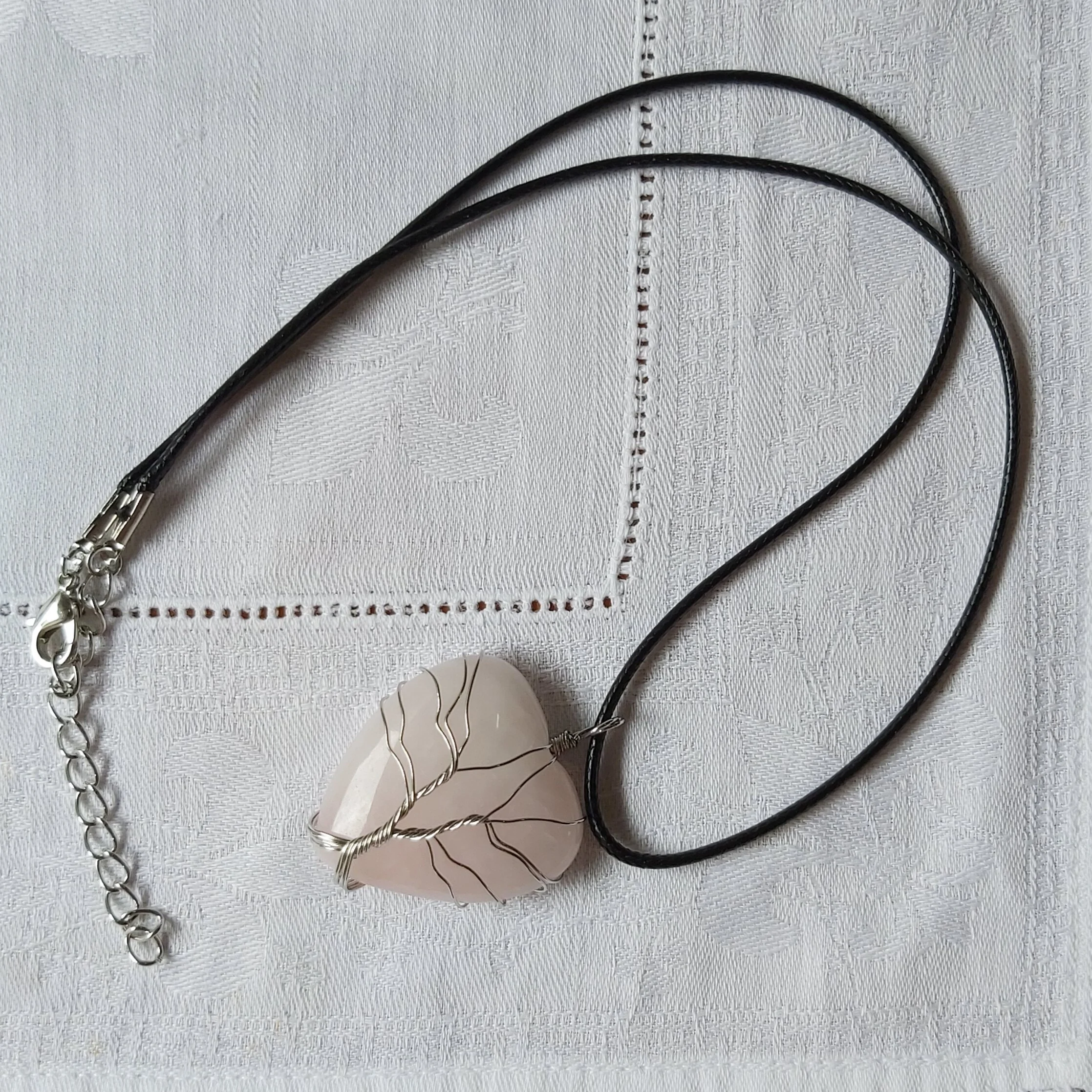 Webshop_Pendant_RoseQuartzHeart2.jpg