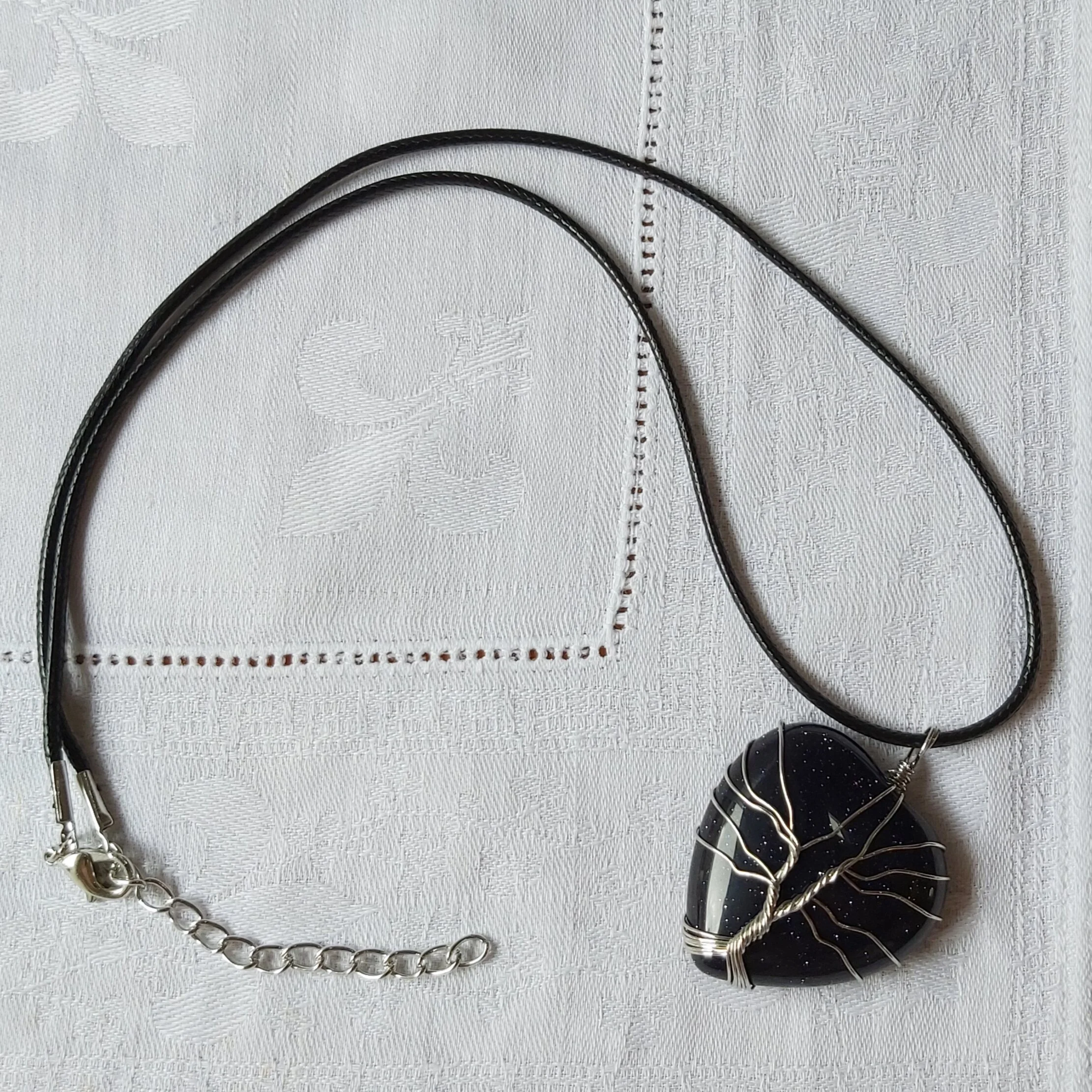 Webshop_Pendant_BlueGoldstoneHeart2.jpg