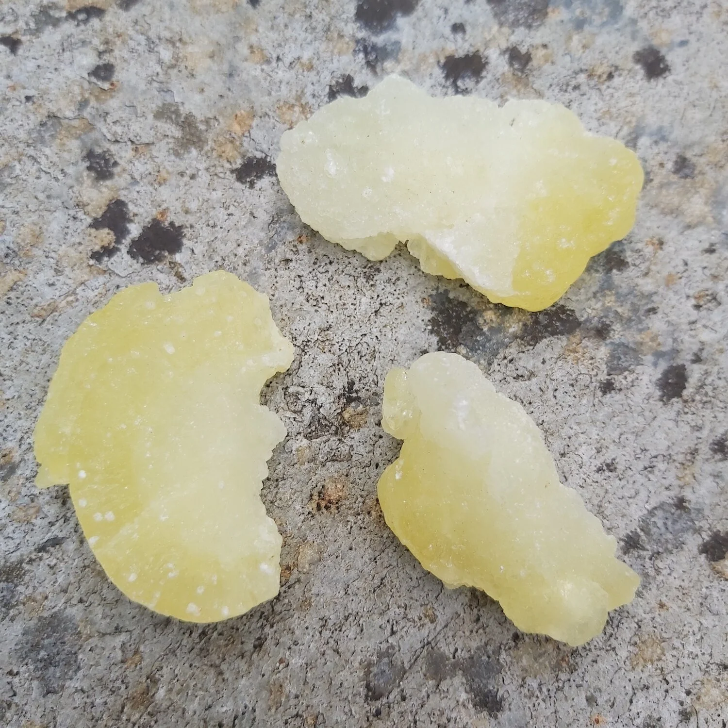 Webshop_Rough_Golden Brucite1.jpg